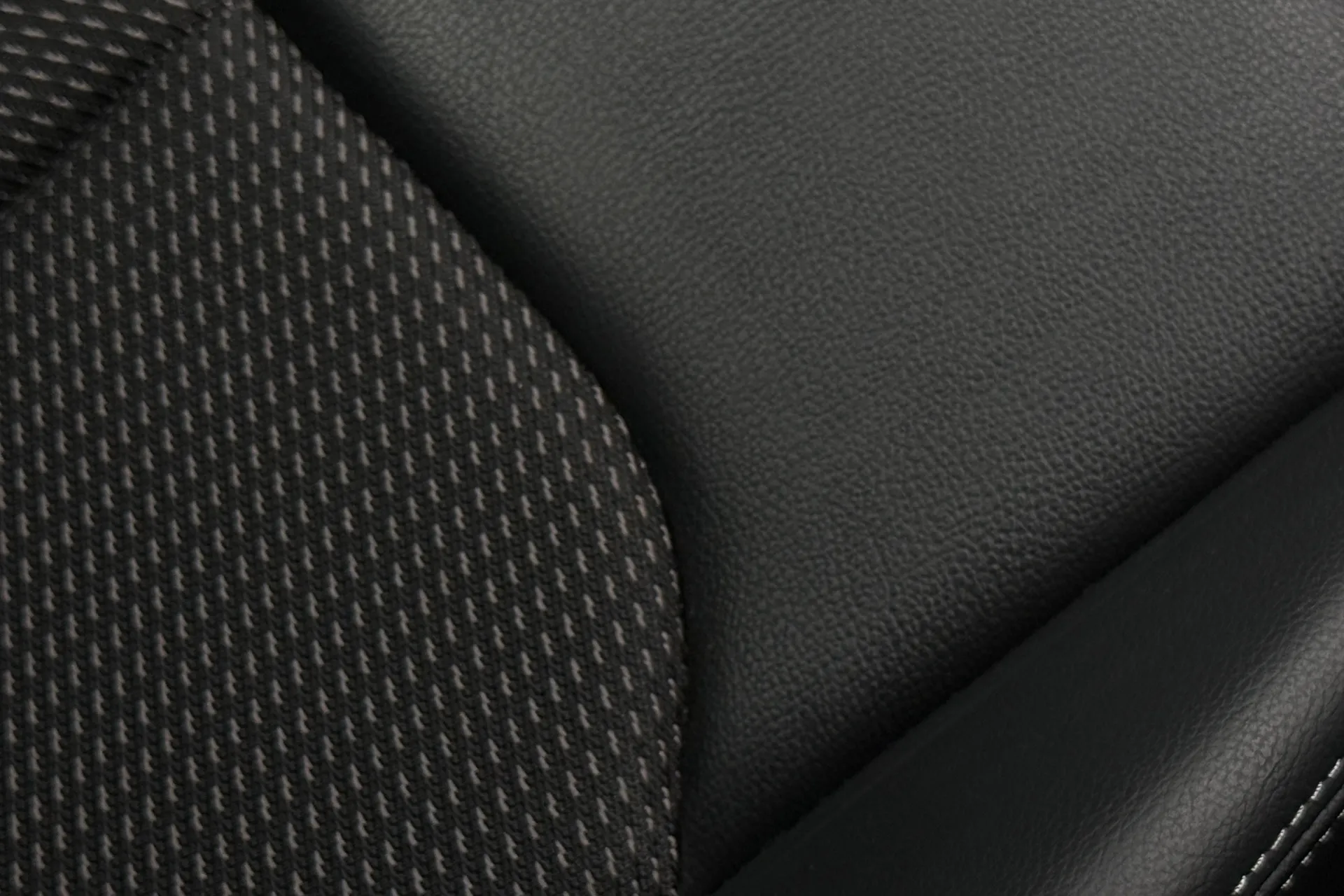 Audi Q2 thumbnail image number 29