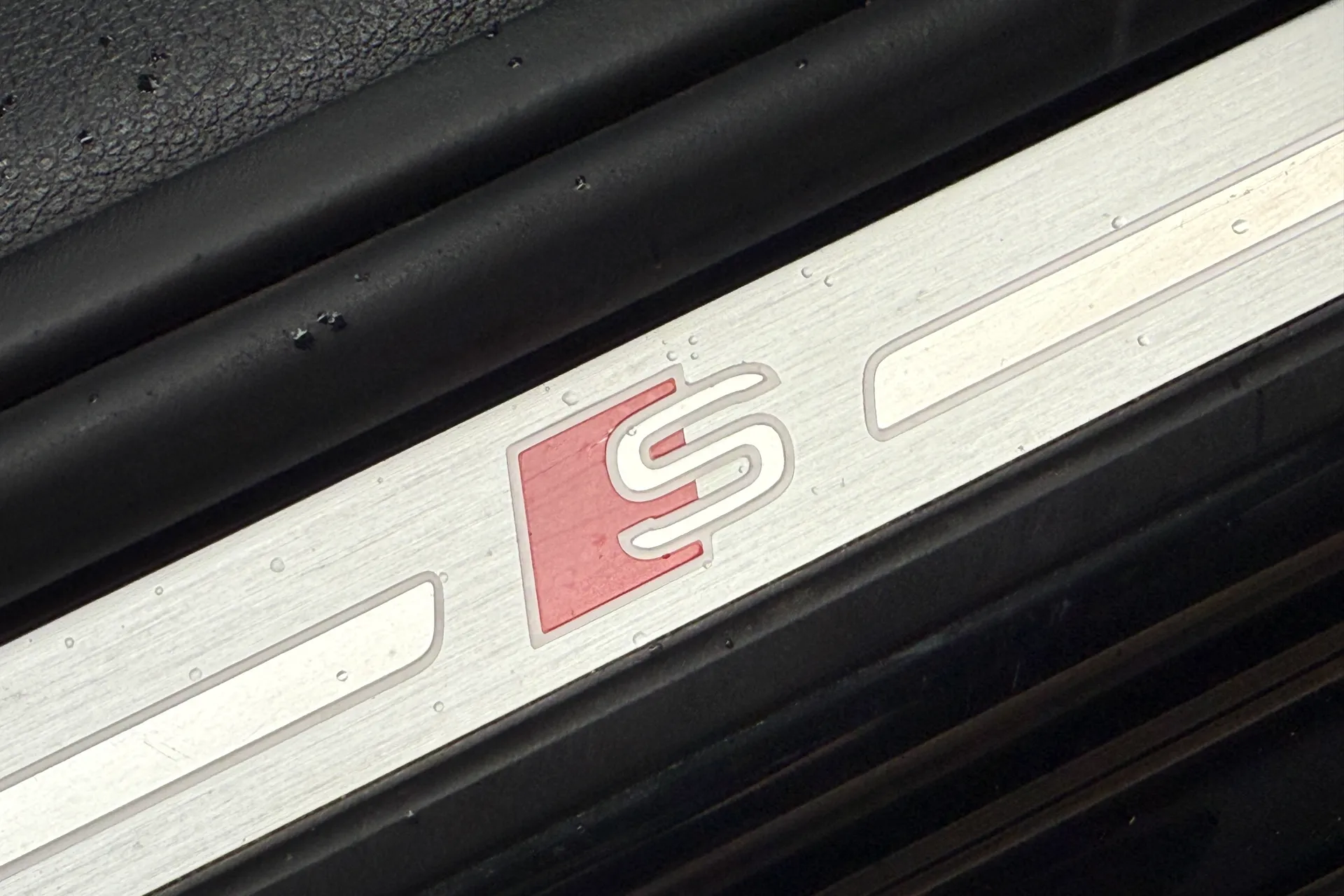 Audi Q2 thumbnail image number 36