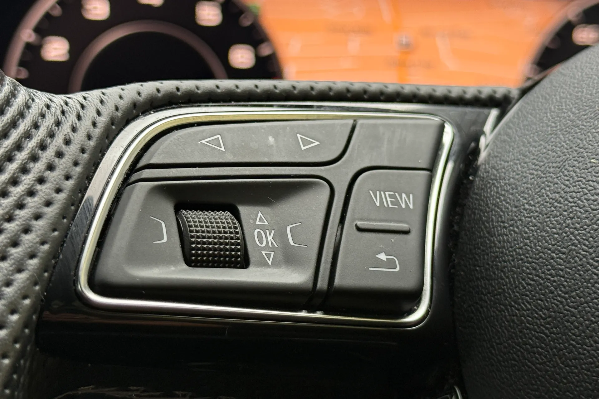 Audi Q2 thumbnail image number 12