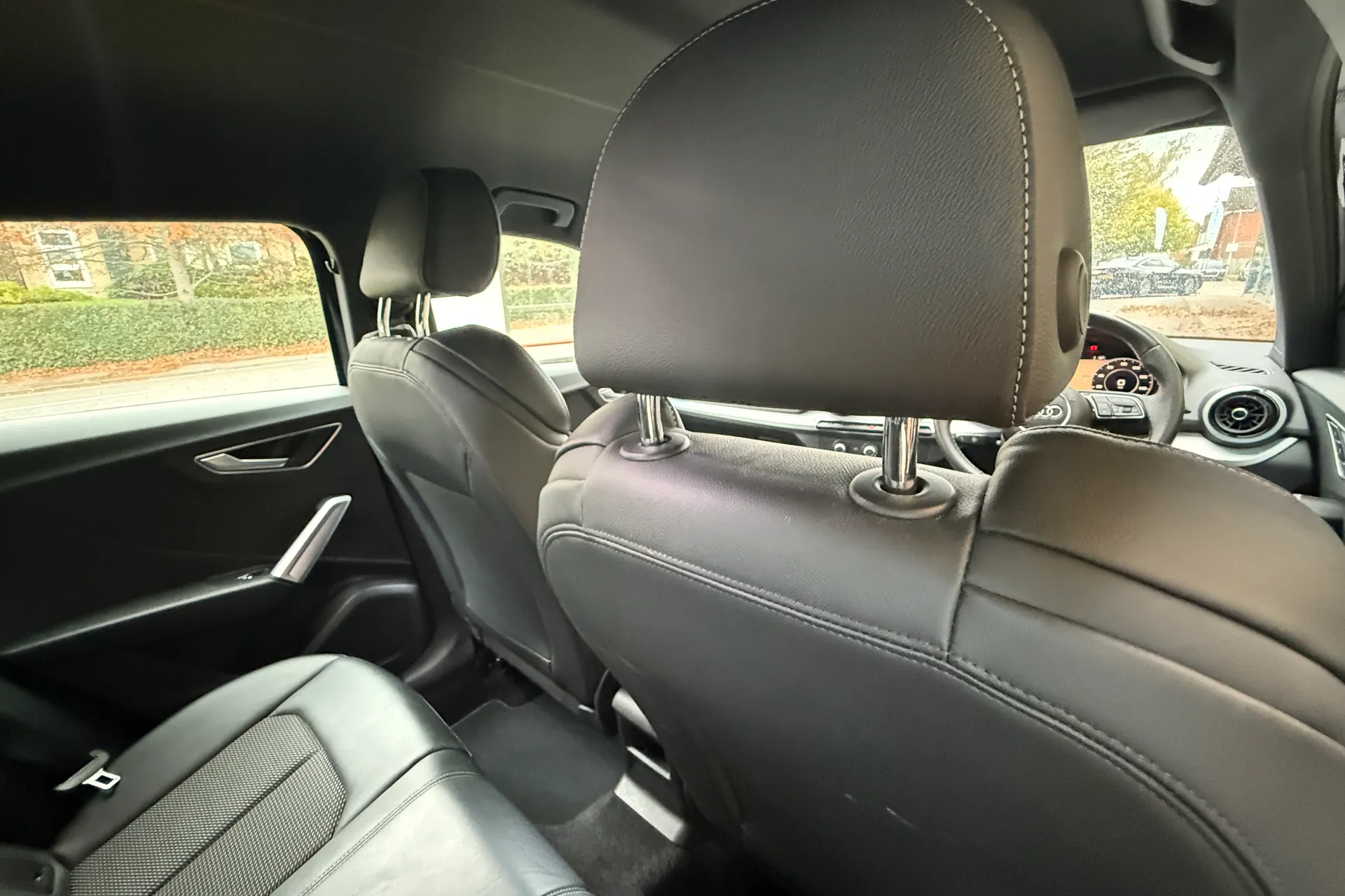 Audi Q2 thumbnail image number 38