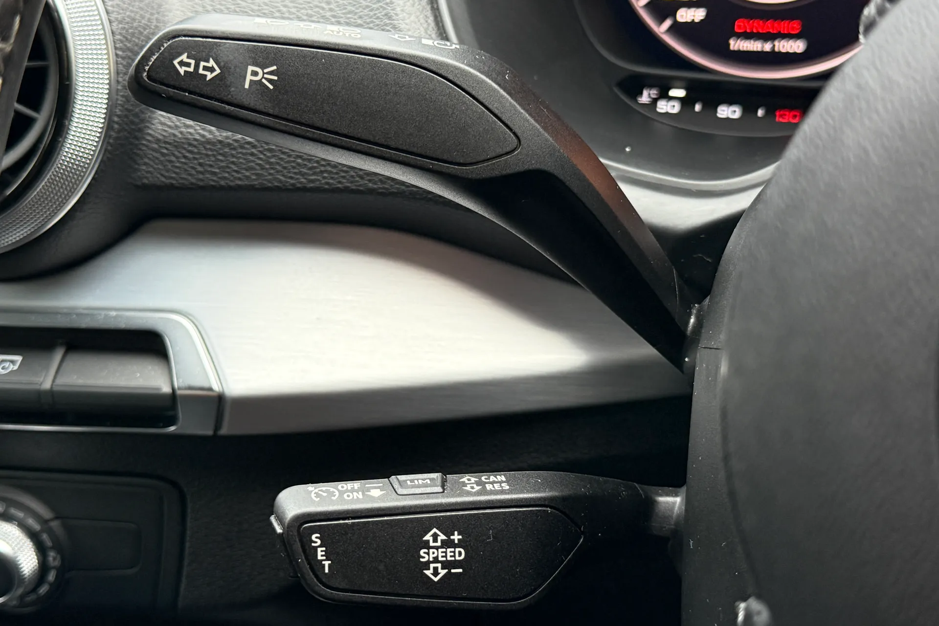 Audi Q2 thumbnail image number 15