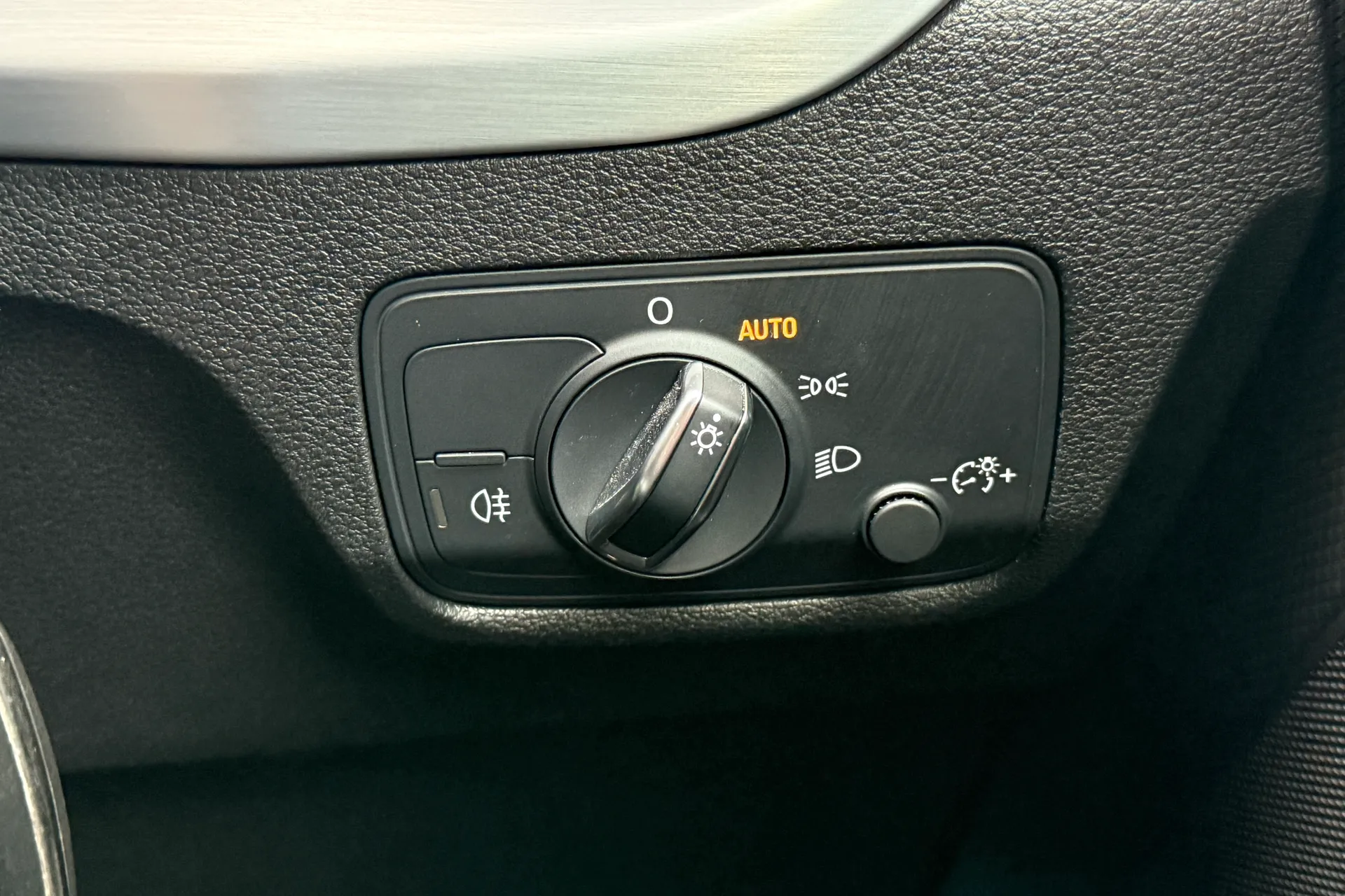 Audi Q2 thumbnail image number 34