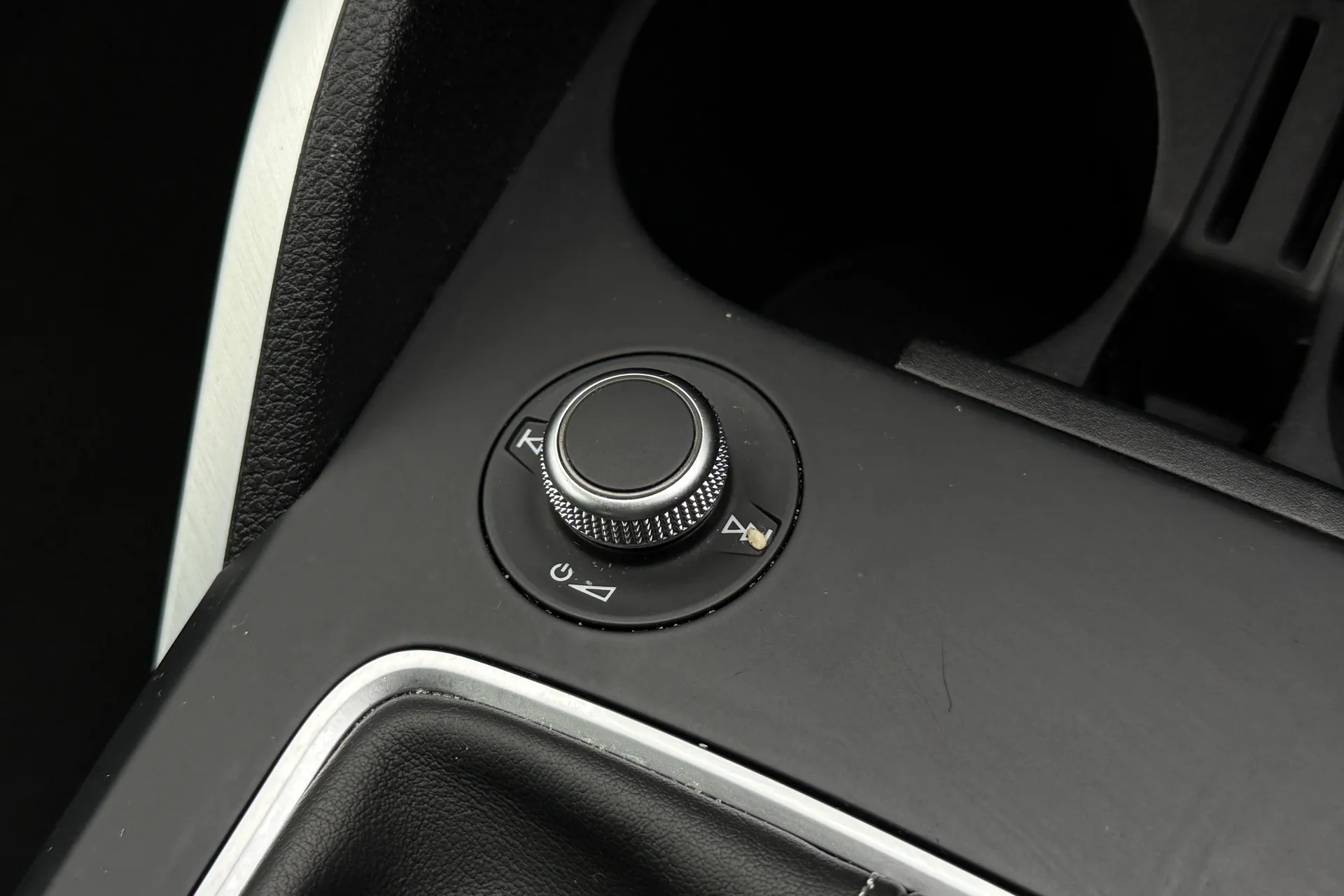 Audi Q2 thumbnail image number 25