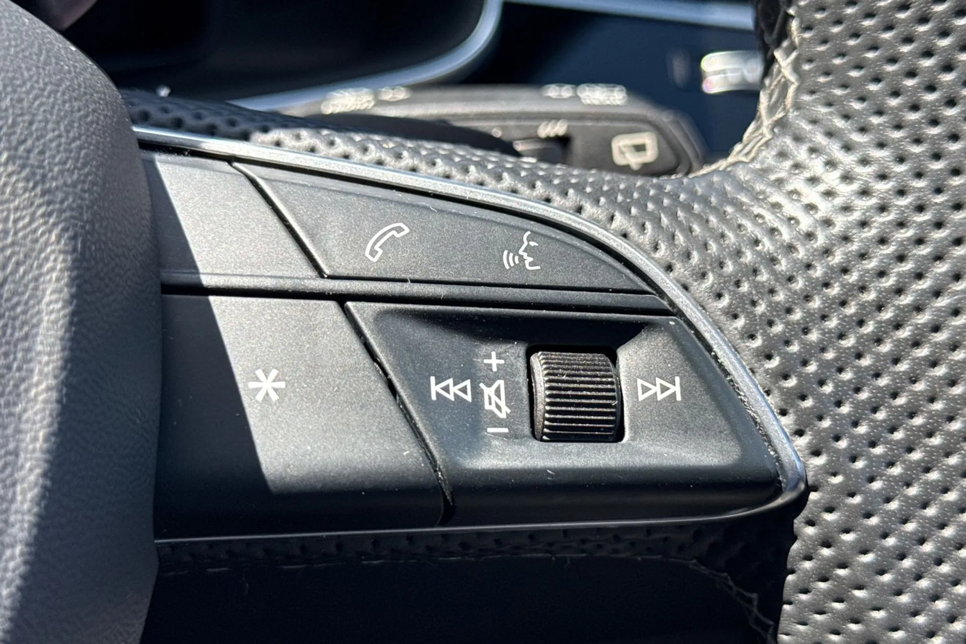 Audi Q7 thumbnail image number 37