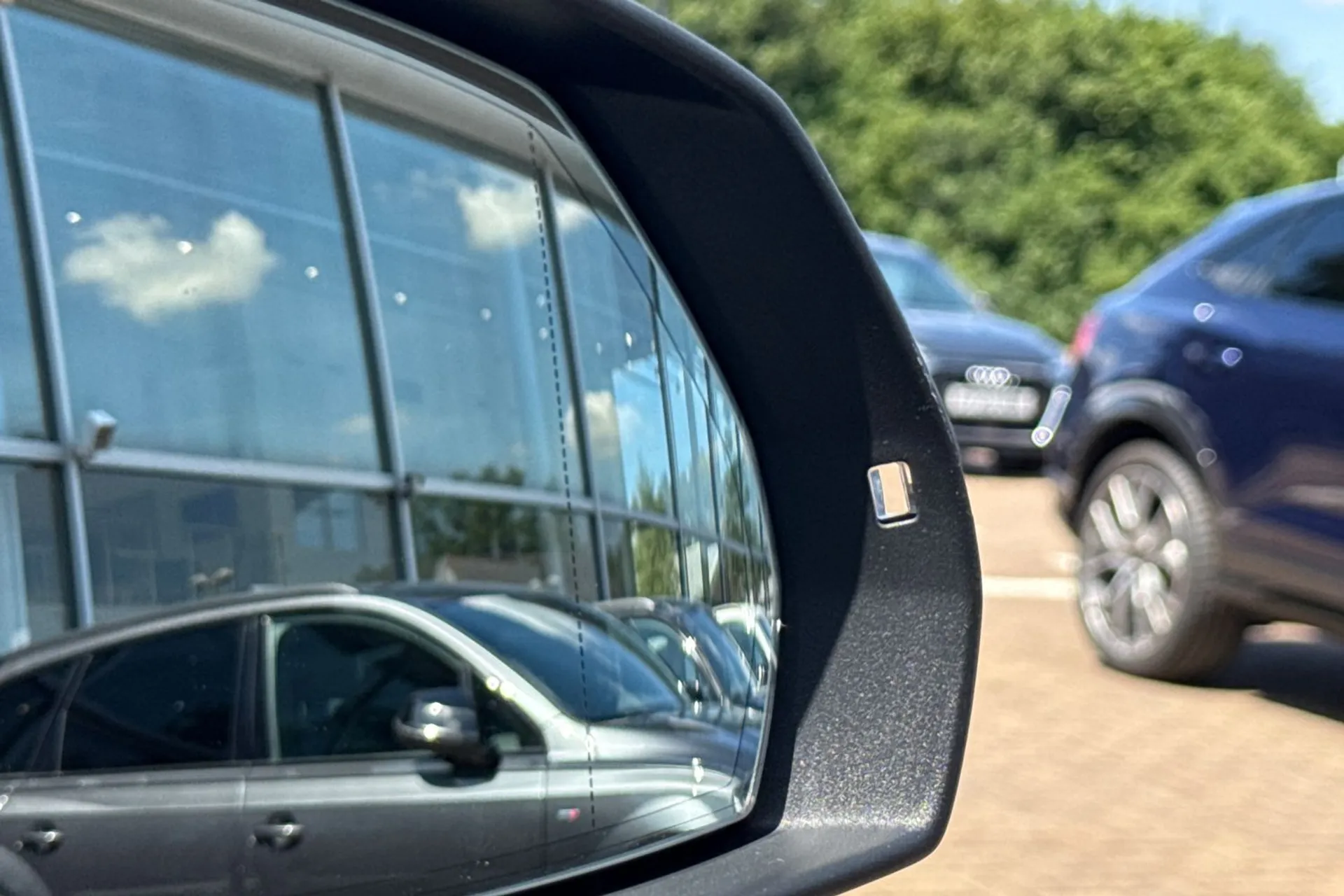 Audi Q7 thumbnail image number 49