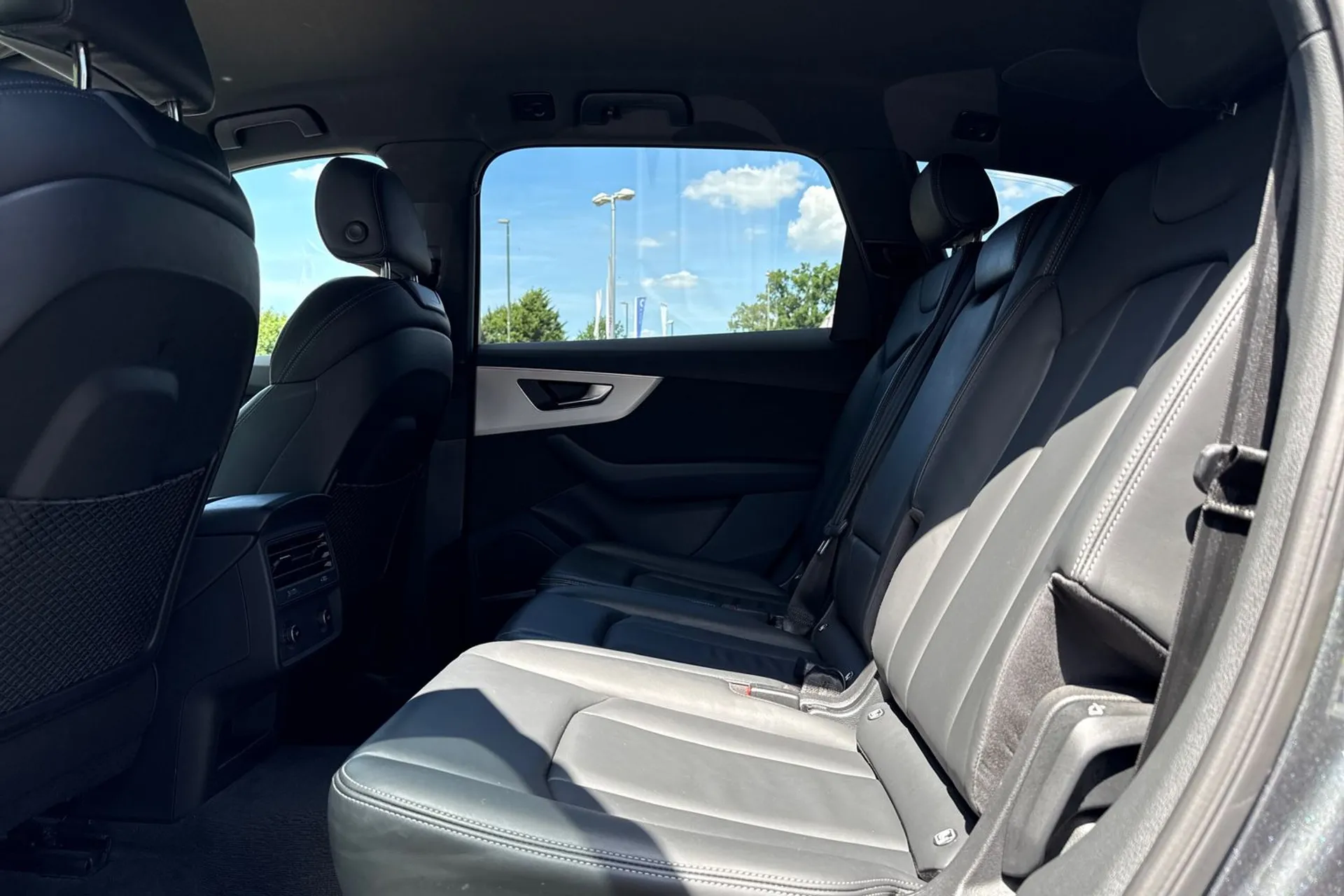Audi Q7 thumbnail image number 29