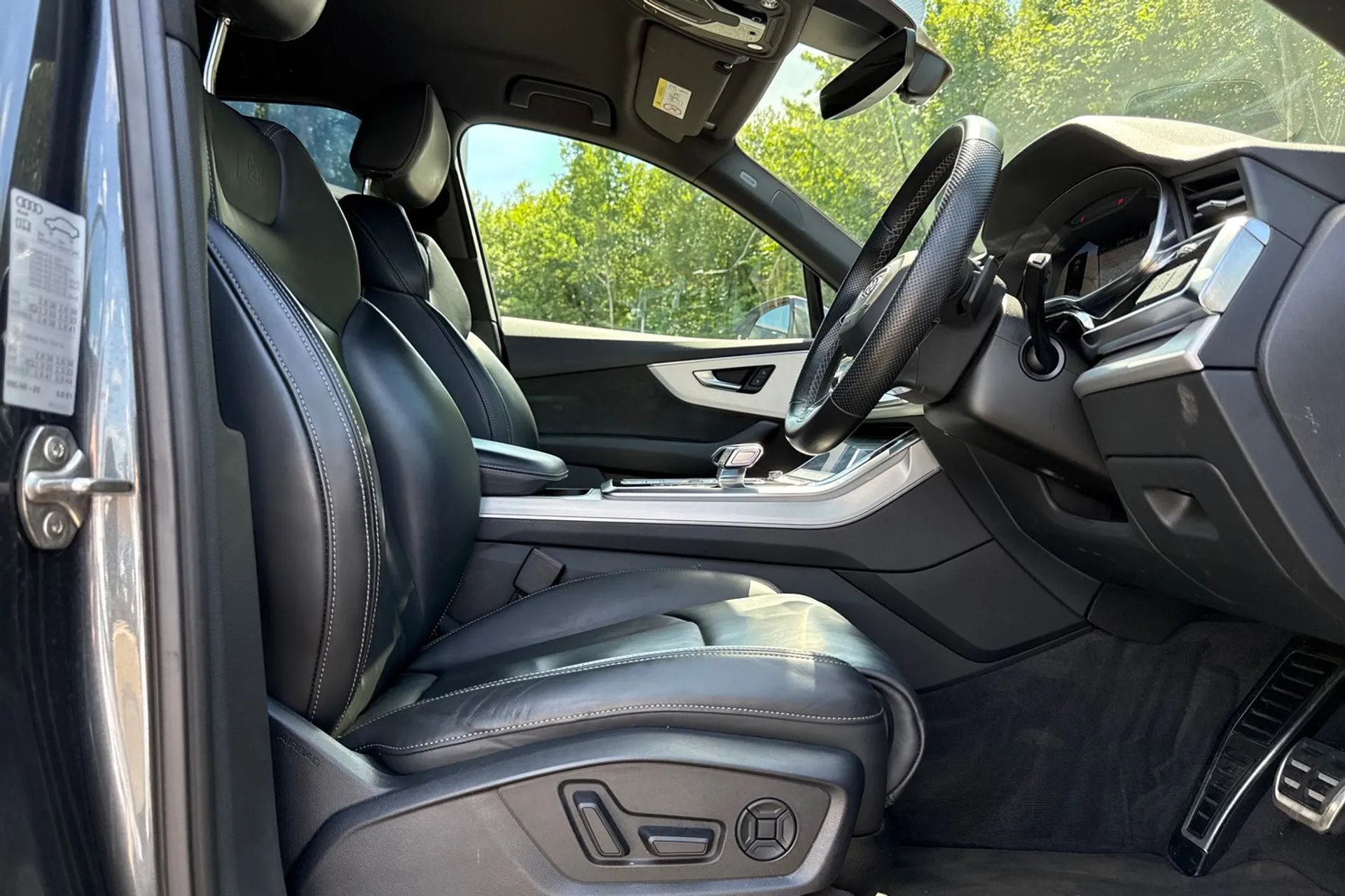 Audi Q7 thumbnail image number 24
