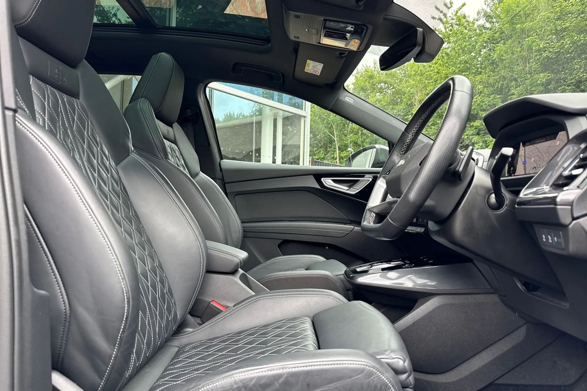 Audi Q4 thumbnail image number 26