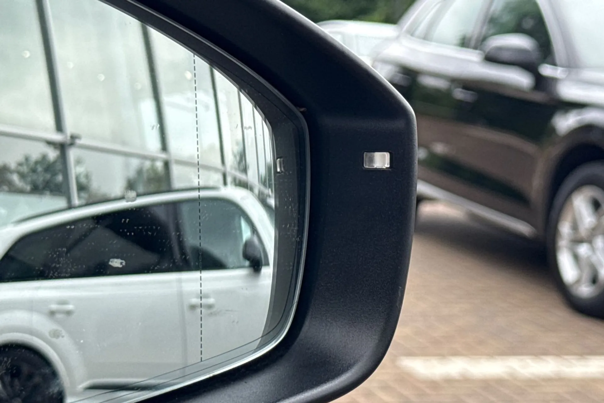 Audi Q4 thumbnail image number 48