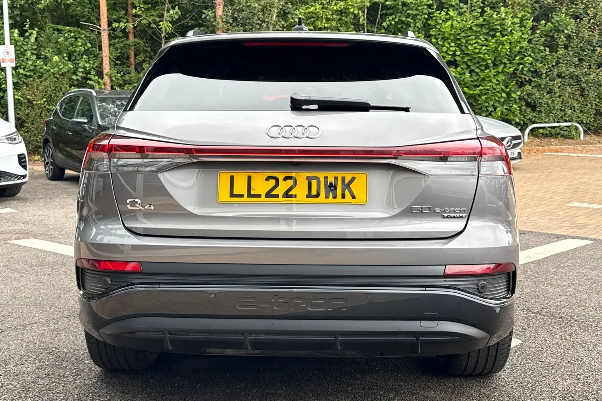 Audi Q4 thumbnail image number 9