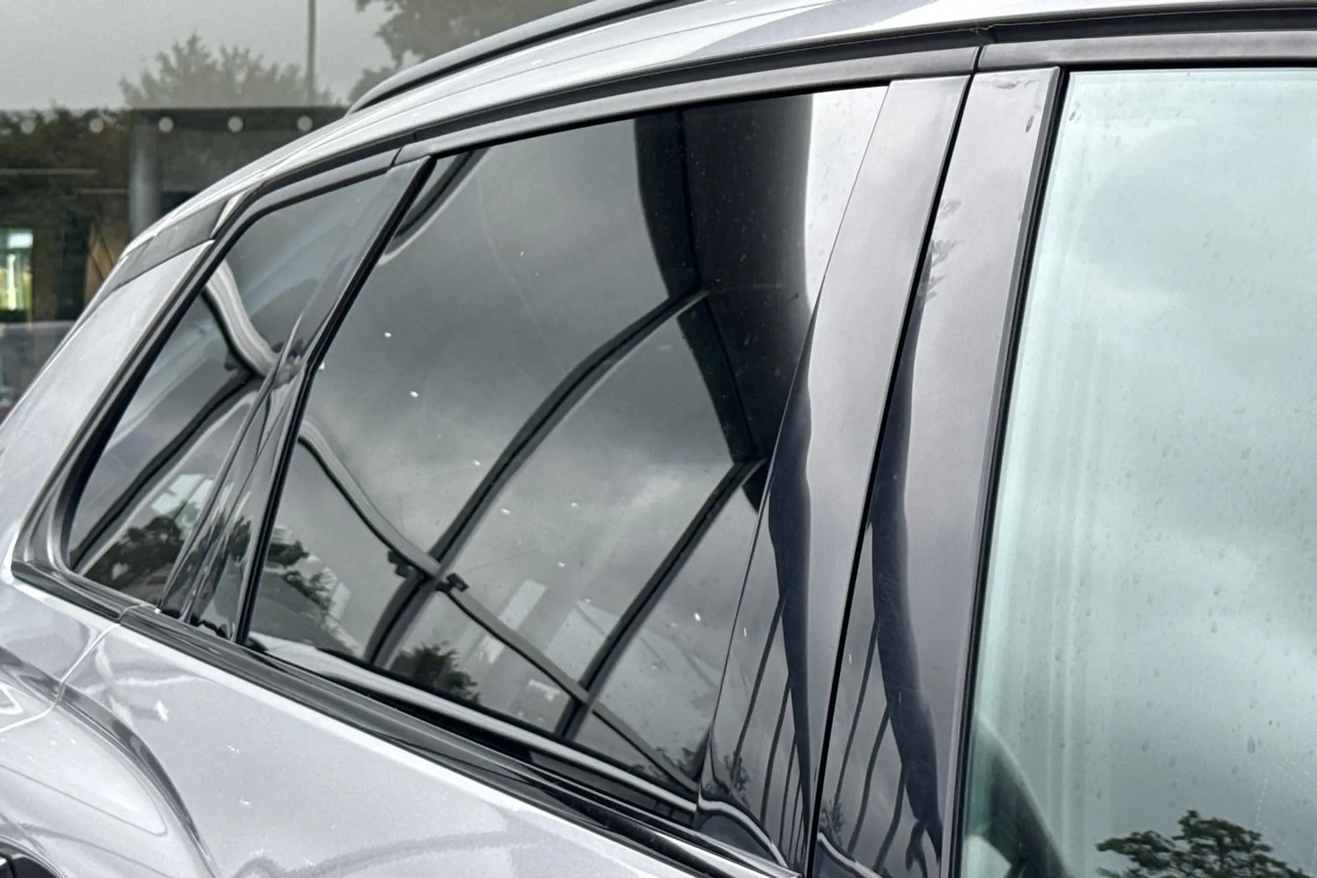 Audi Q4 thumbnail image number 15