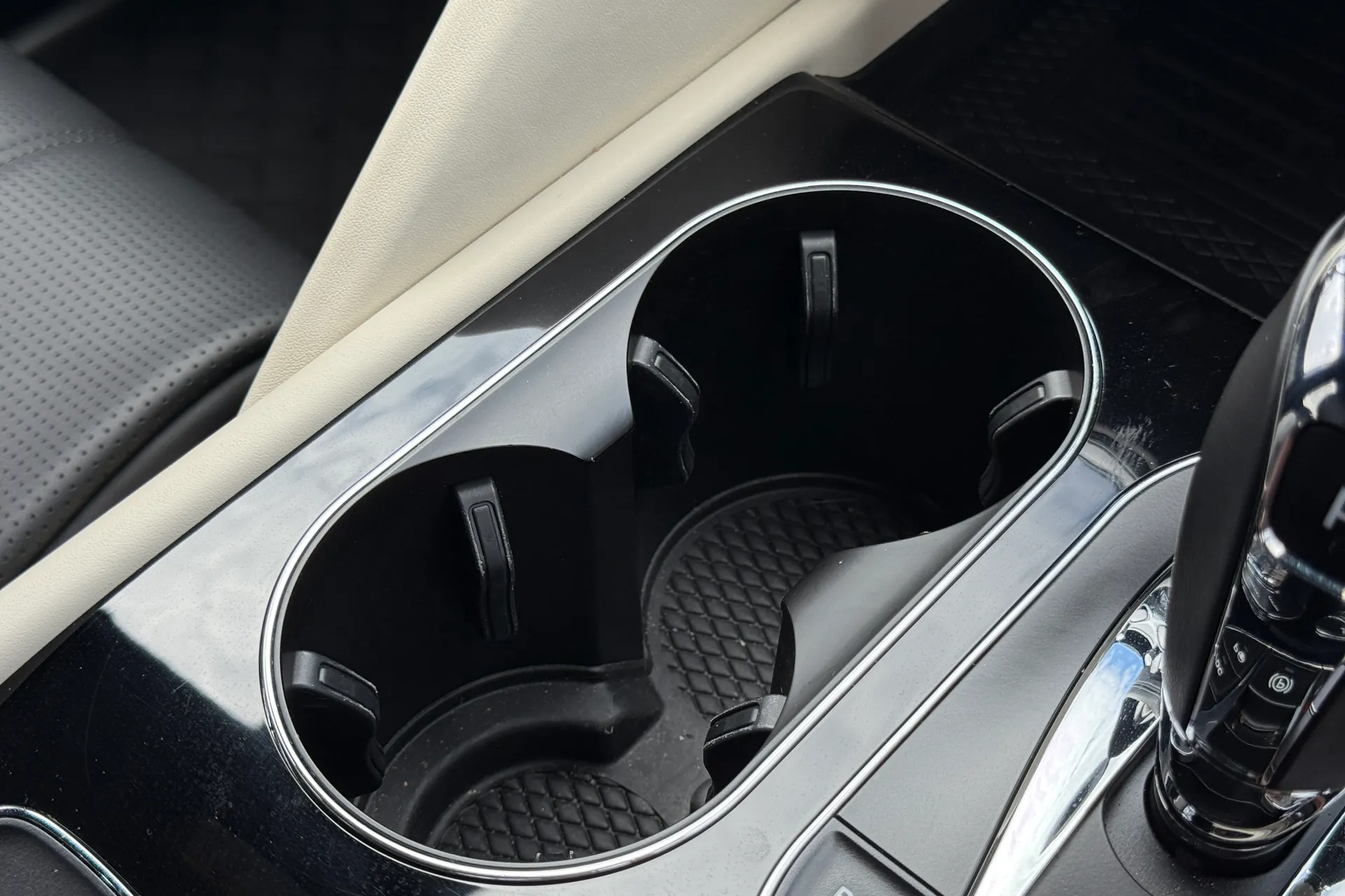 Bentley BENTAYGA thumbnail image number 39