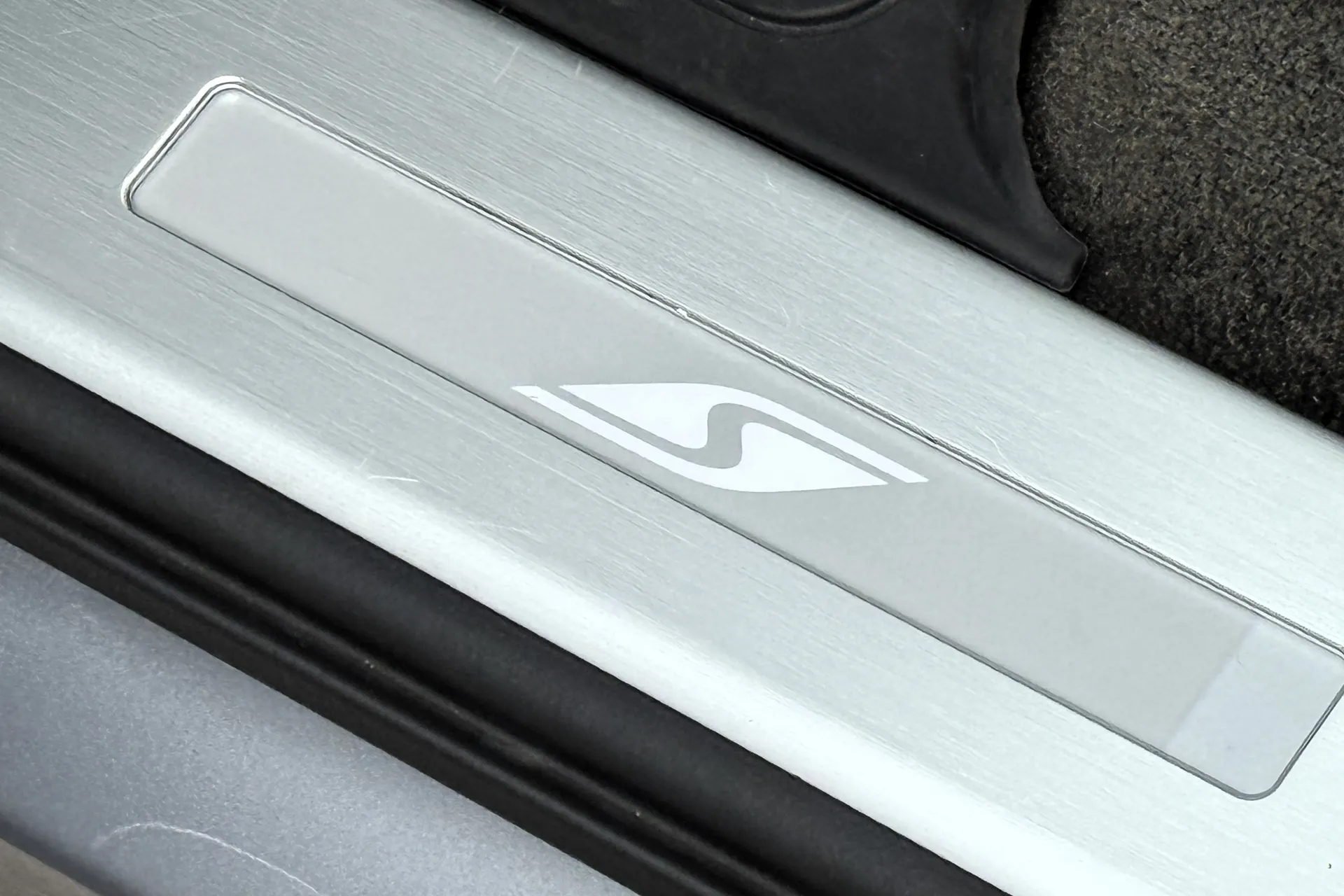Bentley BENTAYGA thumbnail image number 25