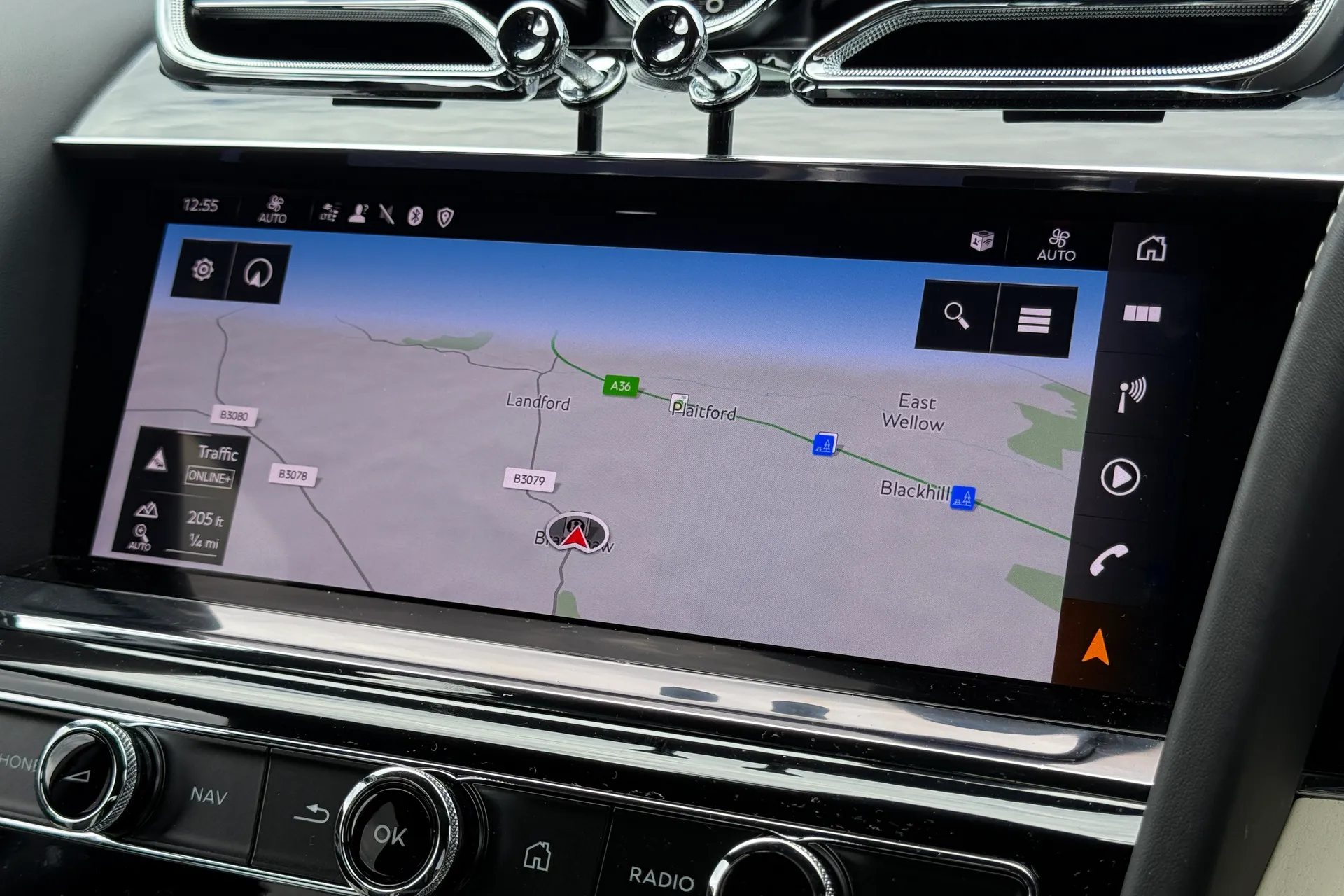Bentley BENTAYGA thumbnail image number 36