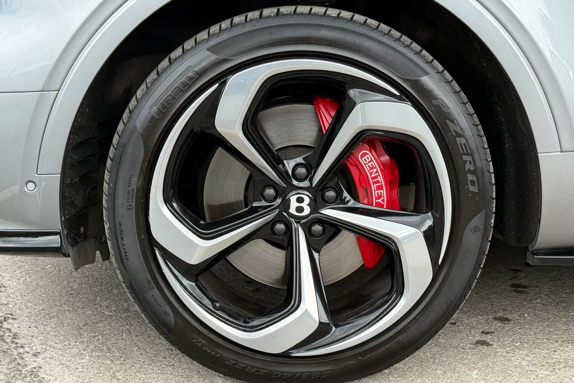Bentley BENTAYGA thumbnail image number 7