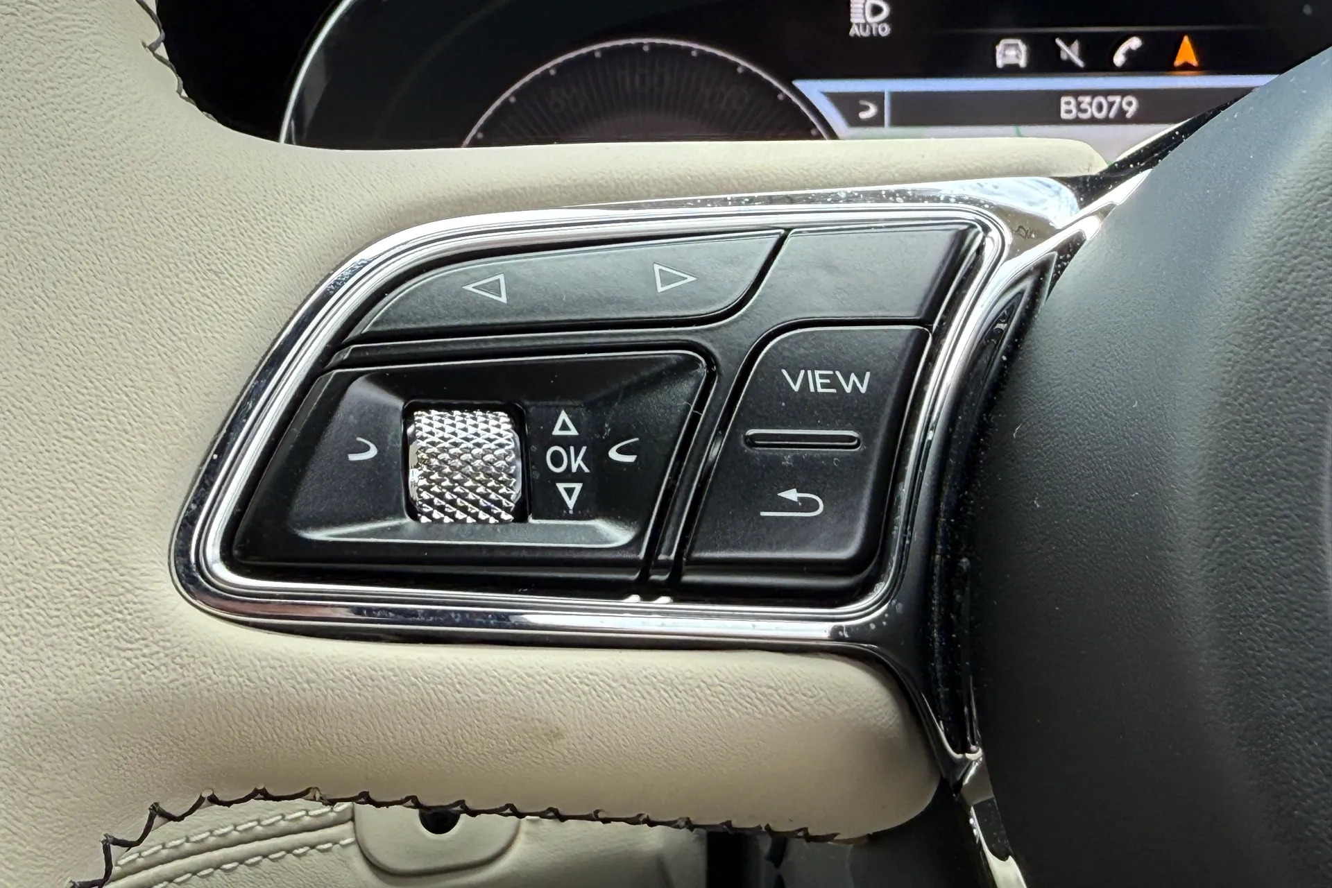Bentley BENTAYGA thumbnail image number 40
