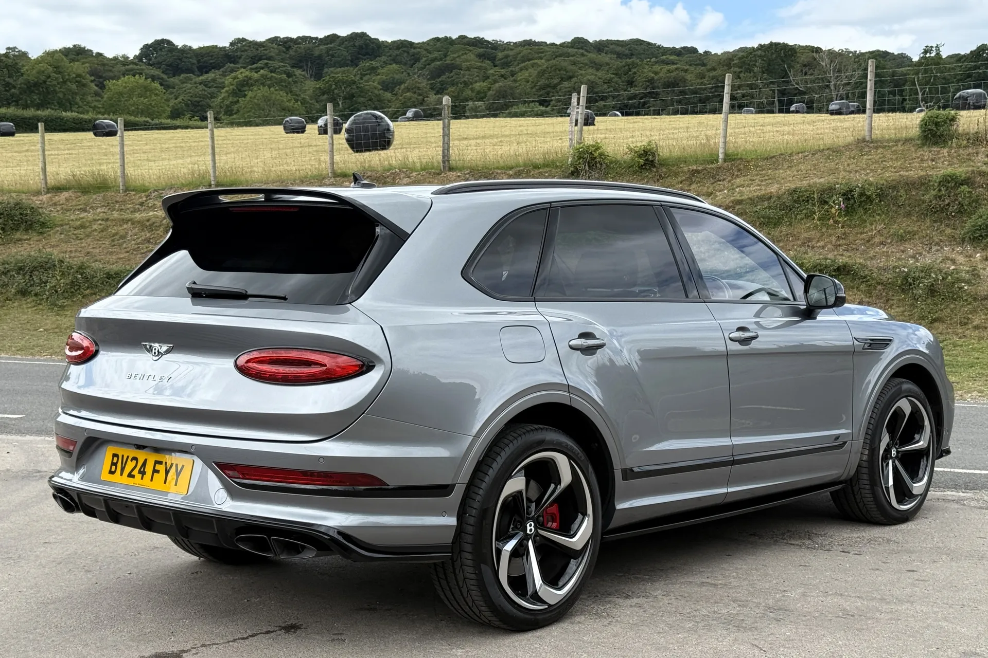 Bentley BENTAYGA thumbnail image number 9