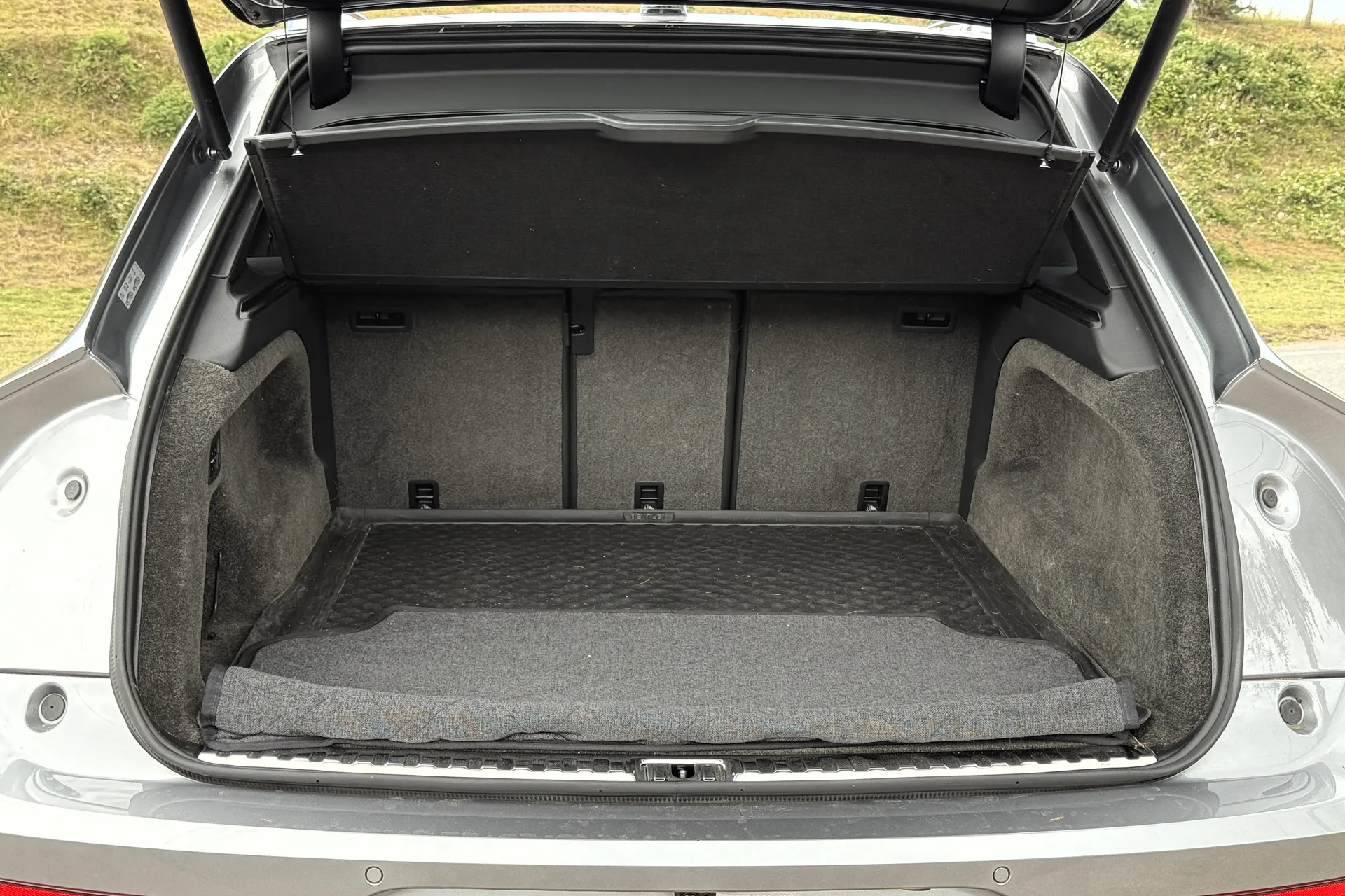 Bentley BENTAYGA thumbnail image number 45