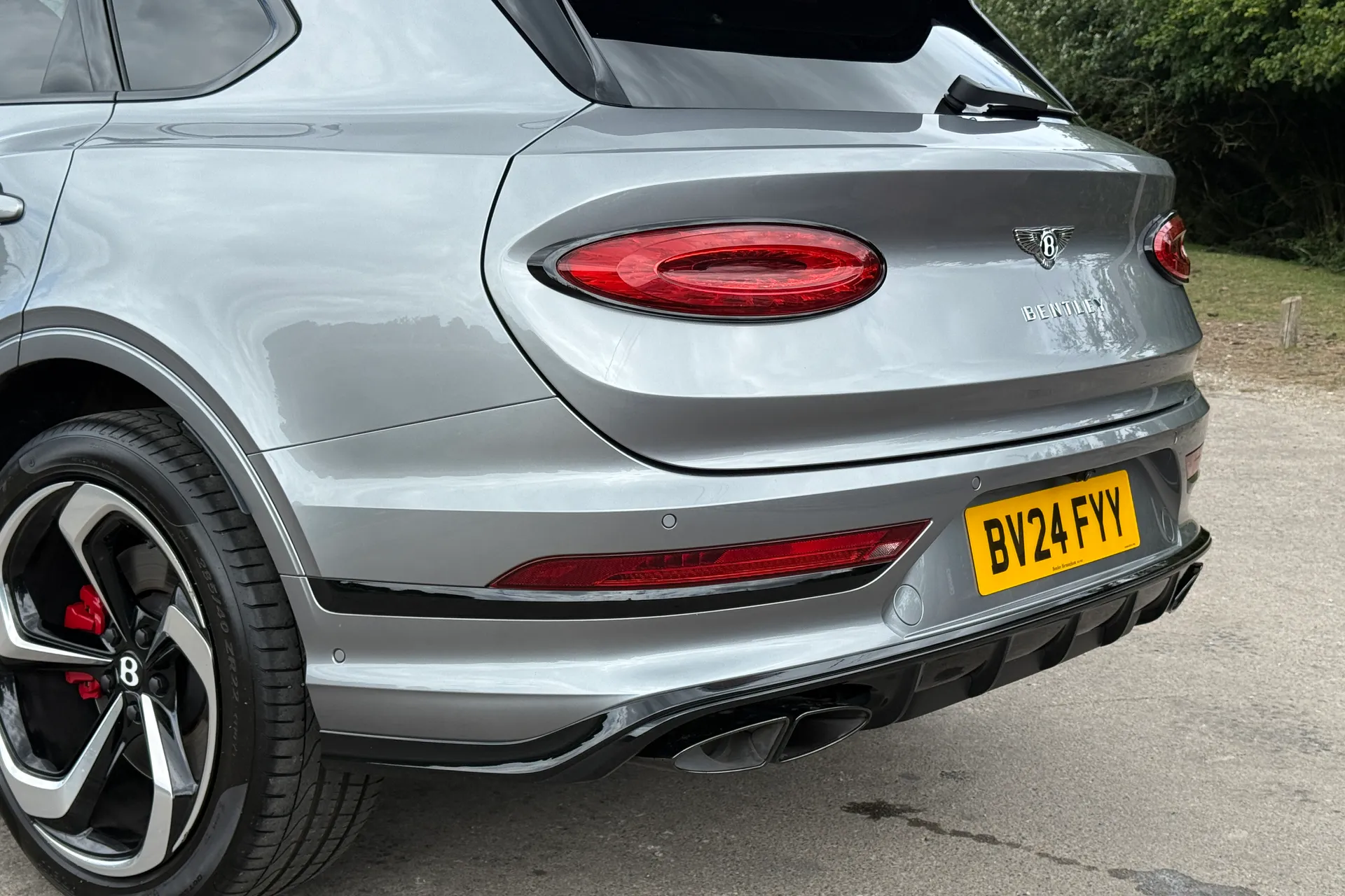 Bentley BENTAYGA thumbnail image number 12