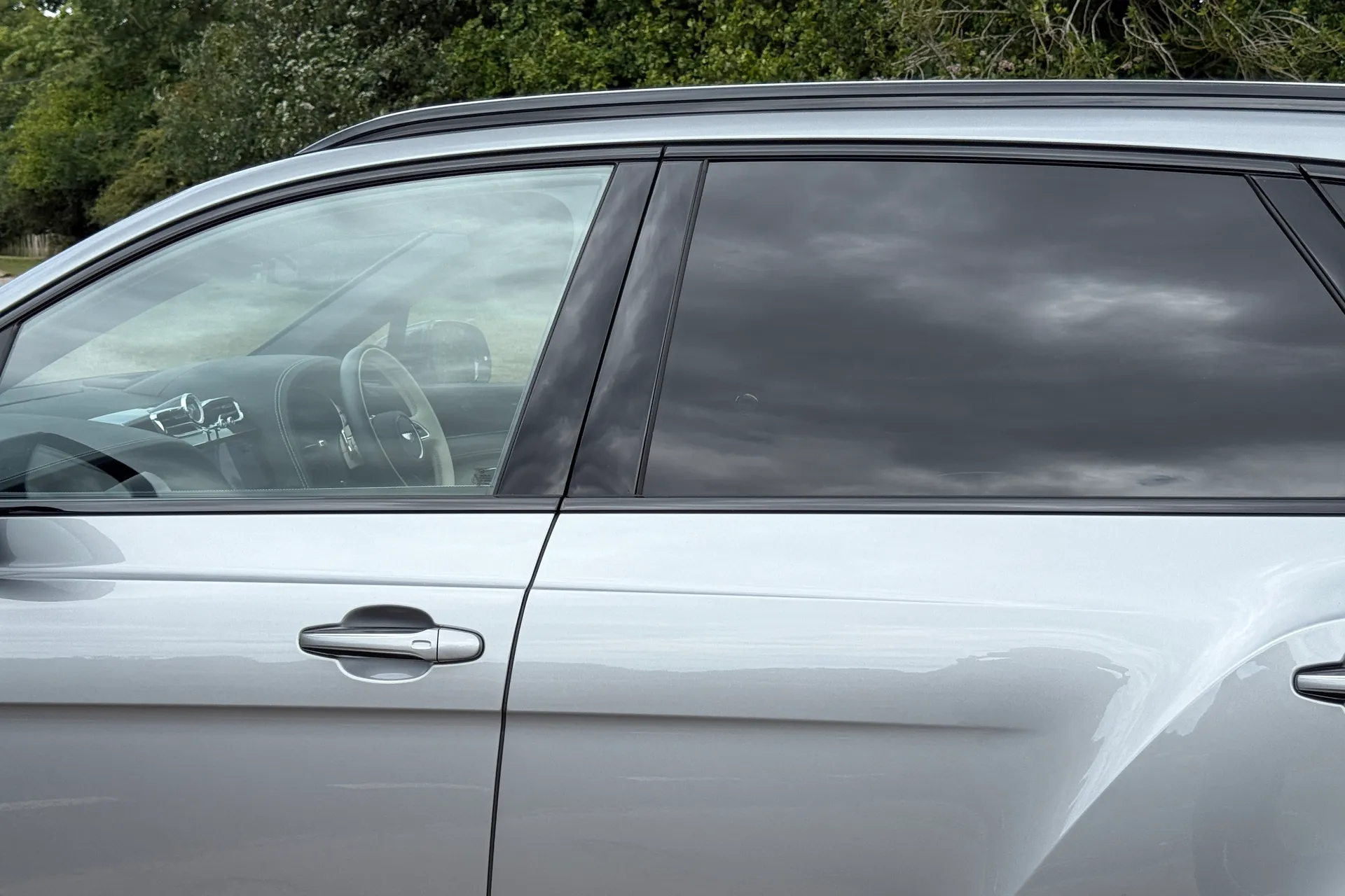 Bentley BENTAYGA thumbnail image number 19
