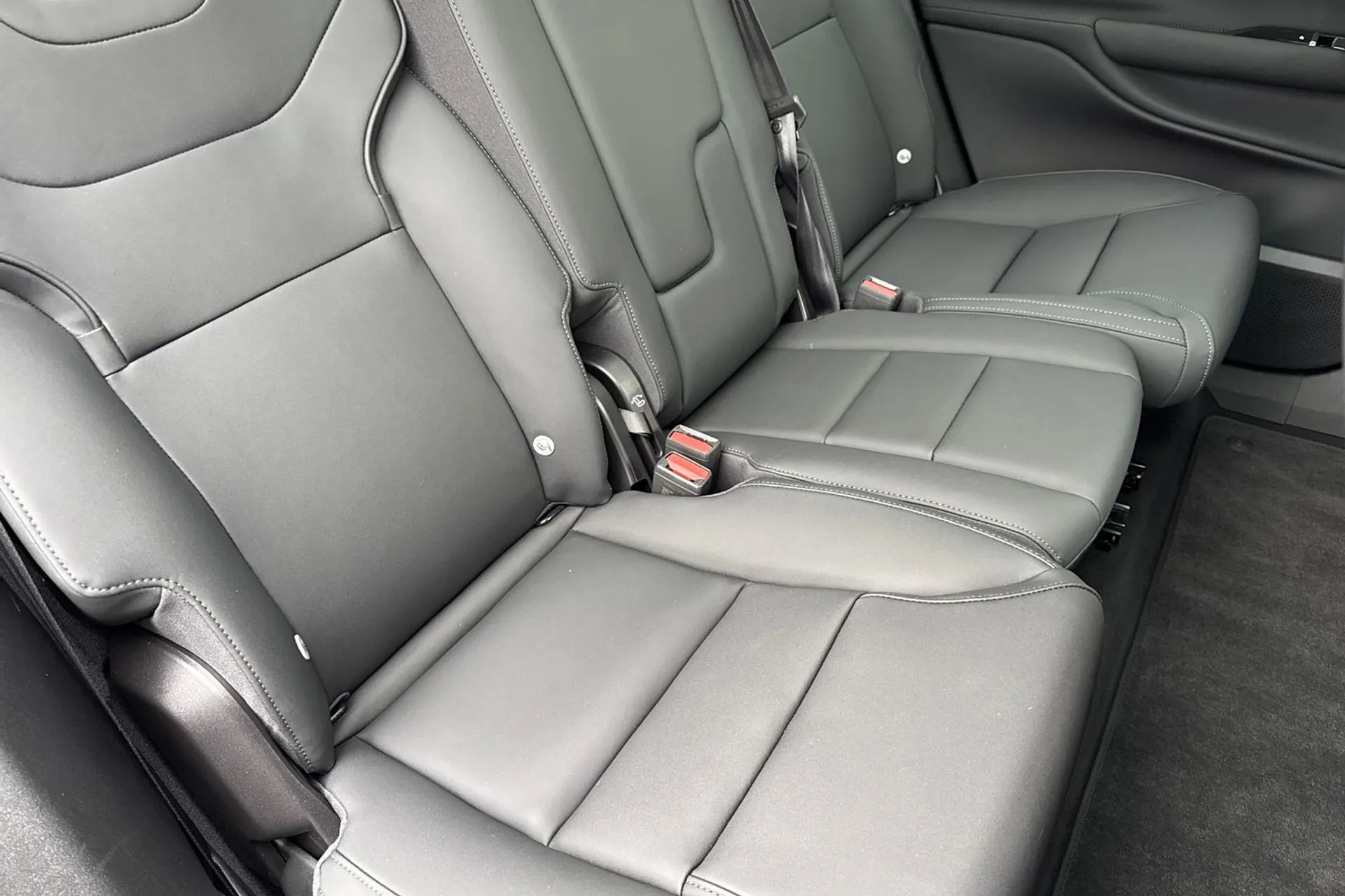 Volvo EX90 thumbnail image number 26