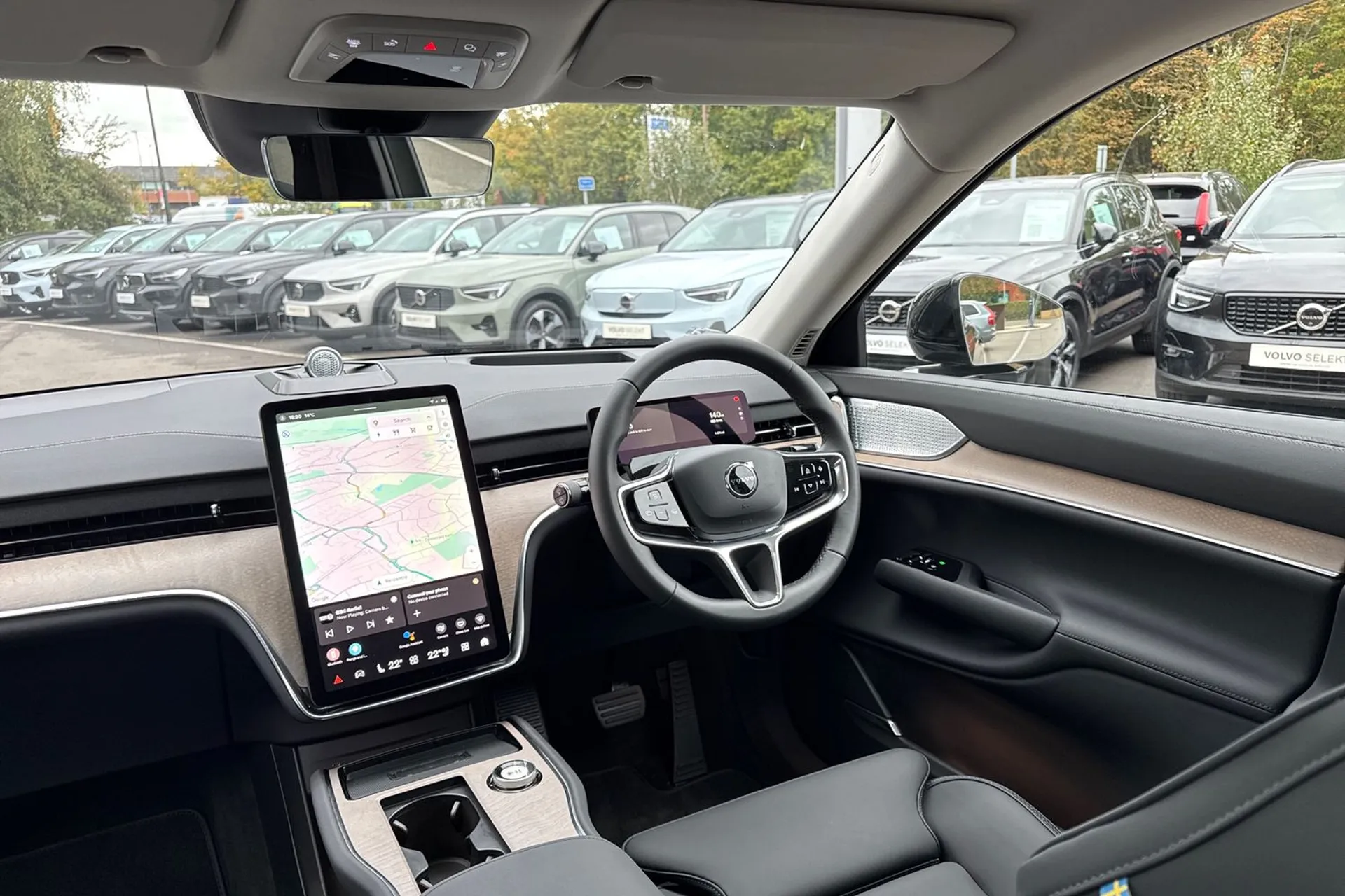 Volvo EX90 thumbnail image number 35