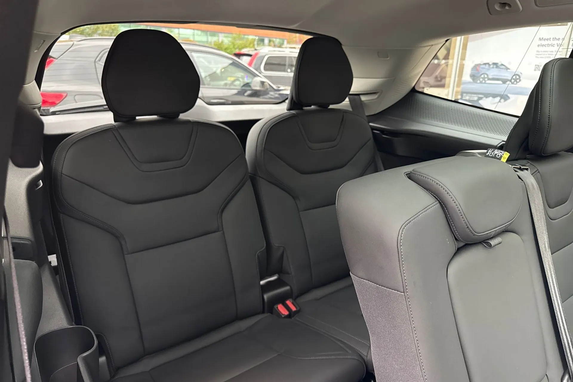 Volvo EX90 thumbnail image number 7