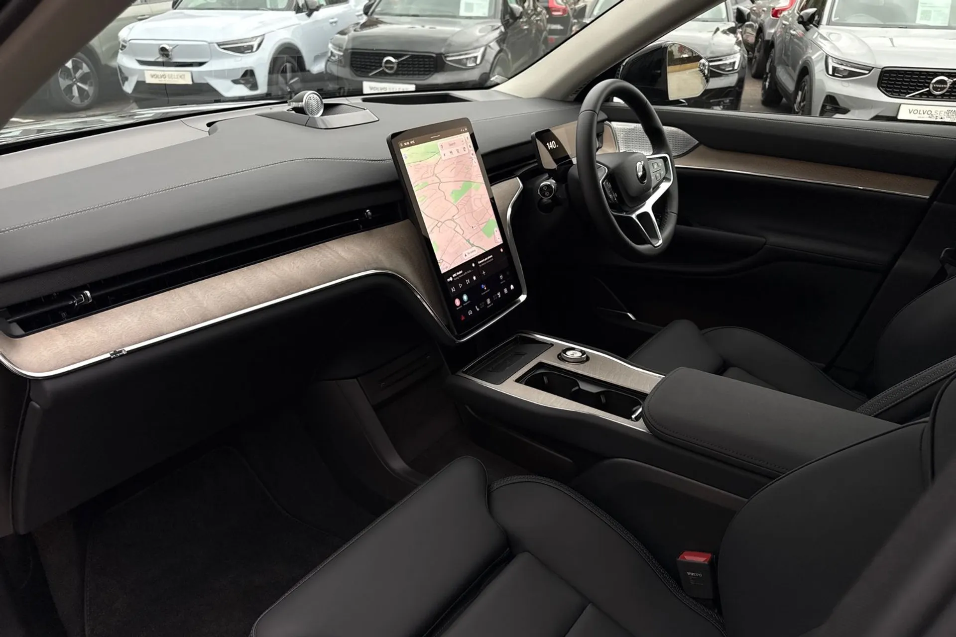 Volvo EX90 thumbnail image number 28