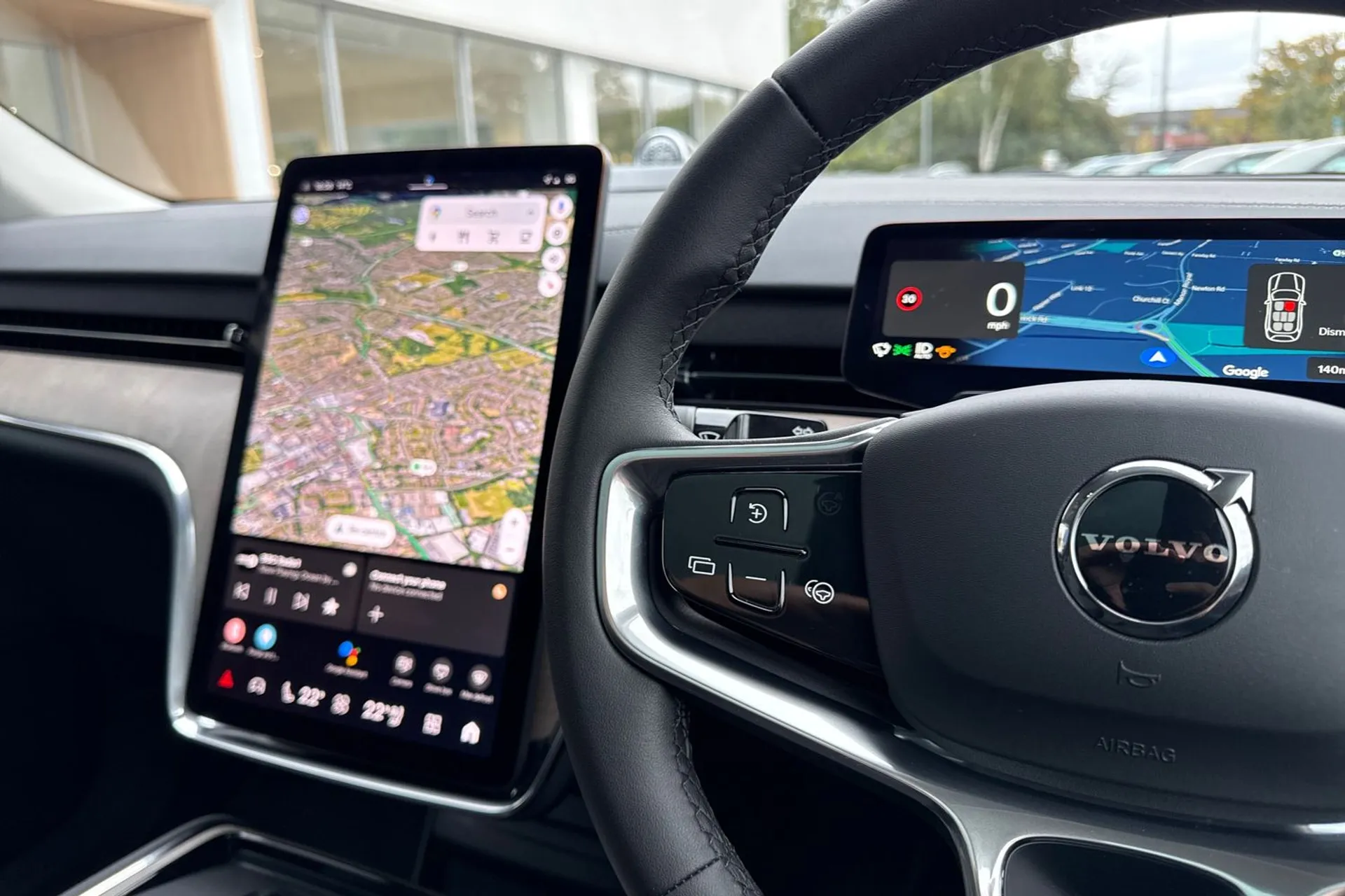 Volvo EX90 thumbnail image number 38