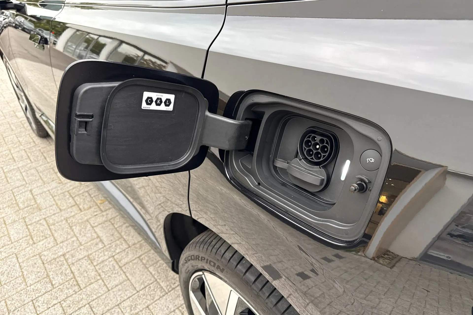 Volvo EX90 thumbnail image number 20