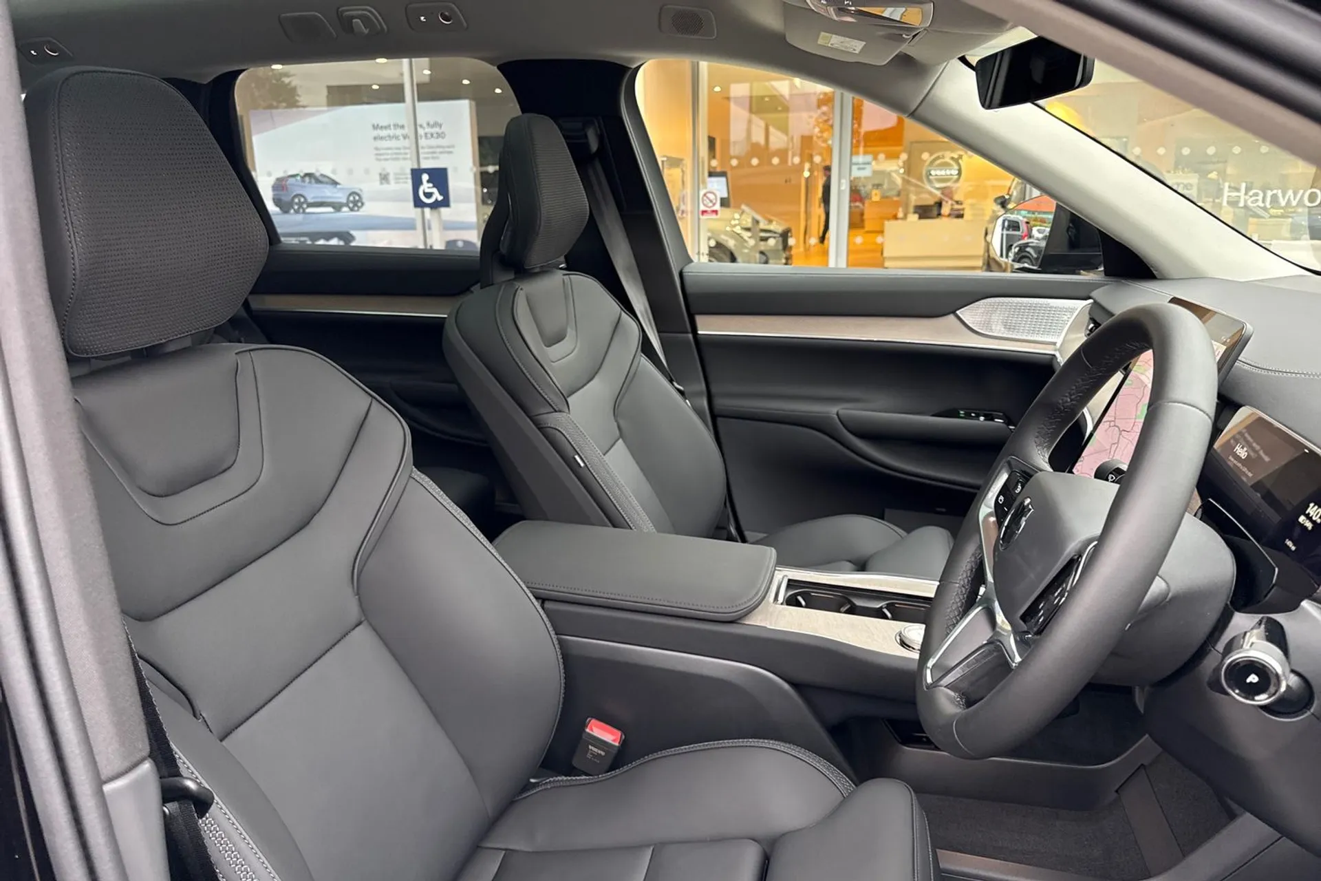 Volvo EX90 thumbnail image number 27