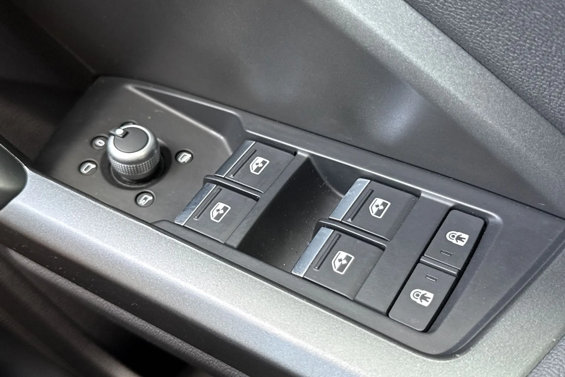 Audi Q3 thumbnail image number 20