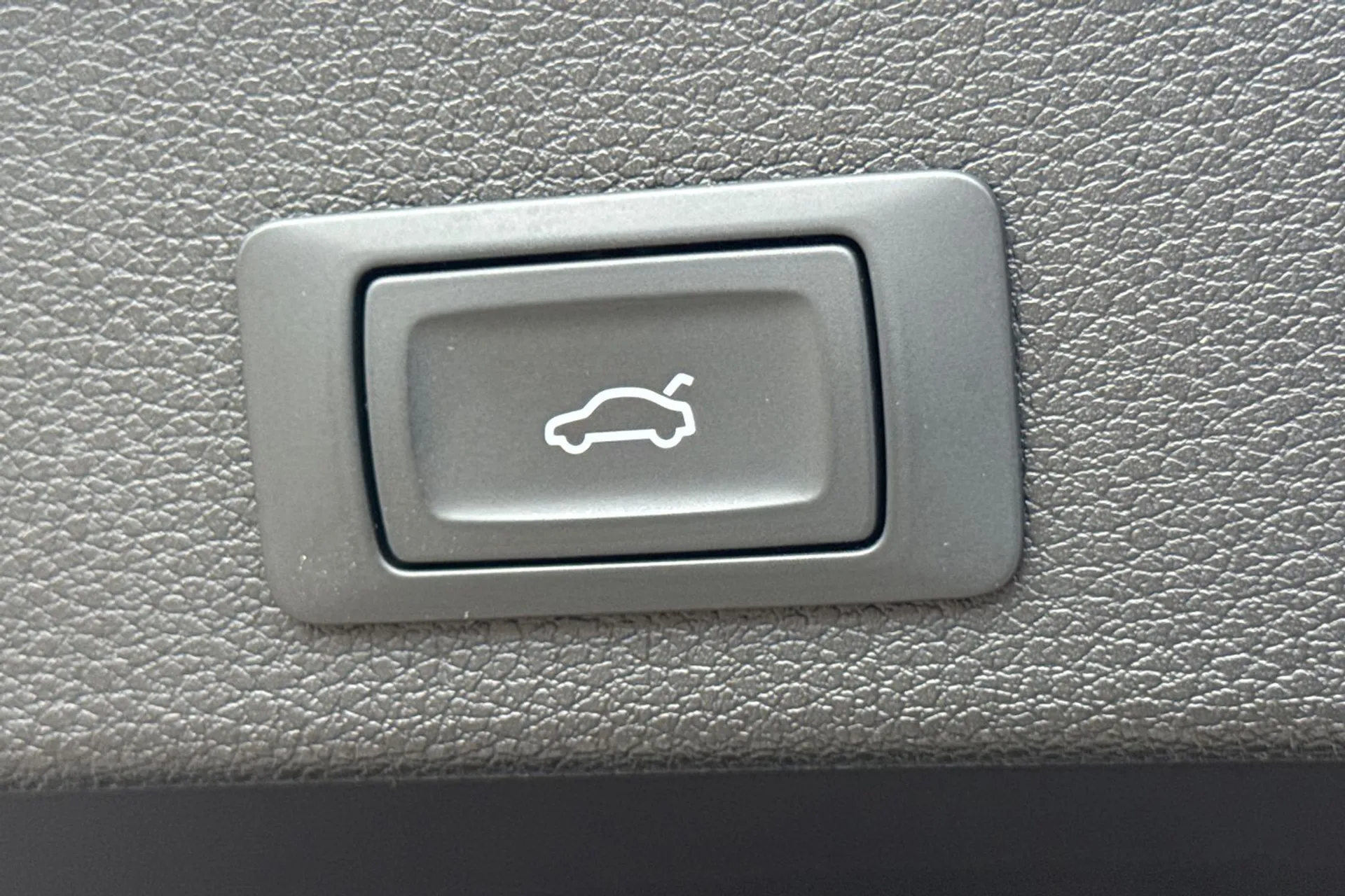 Audi Q3 thumbnail image number 34
