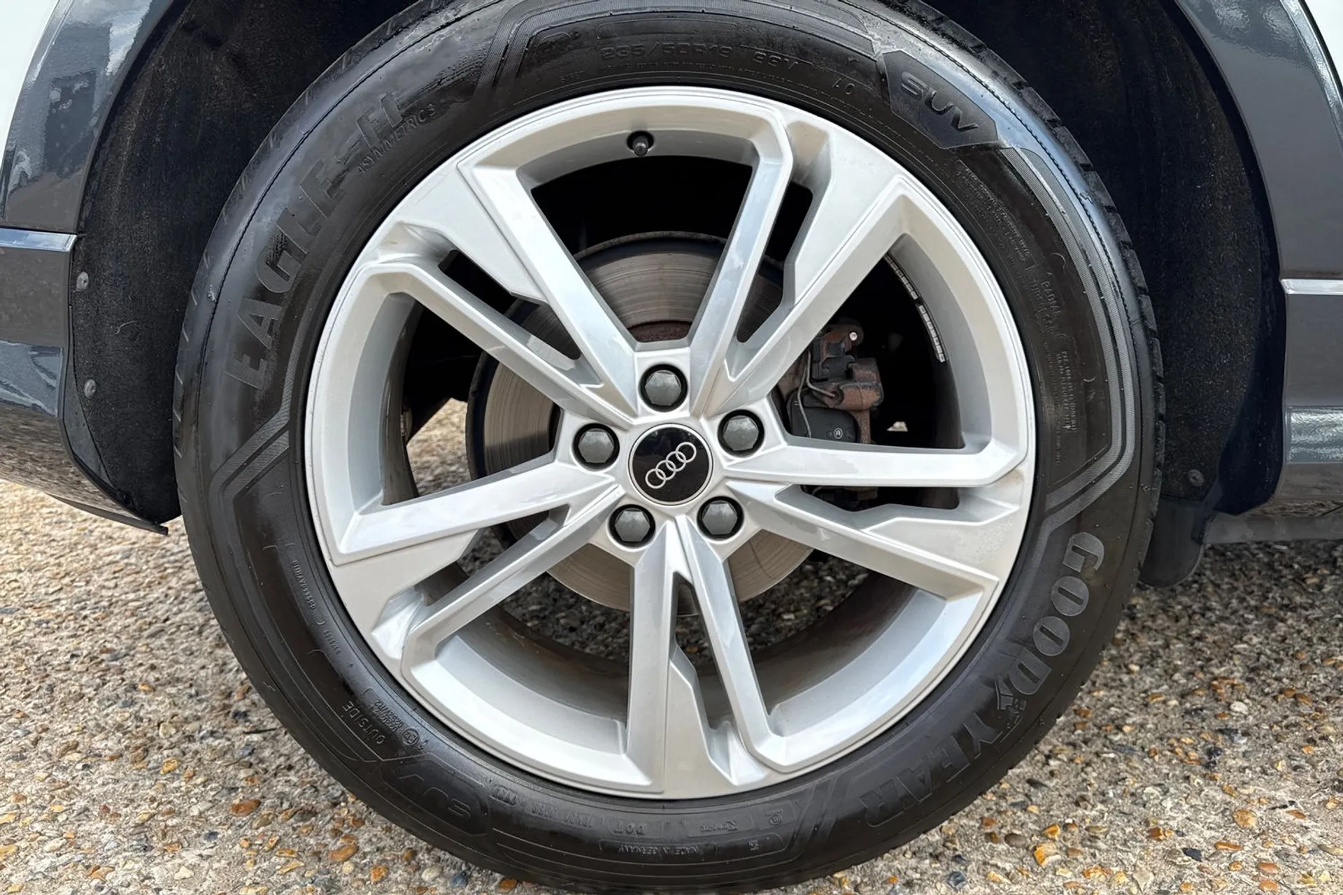 Audi Q3 thumbnail image number 8