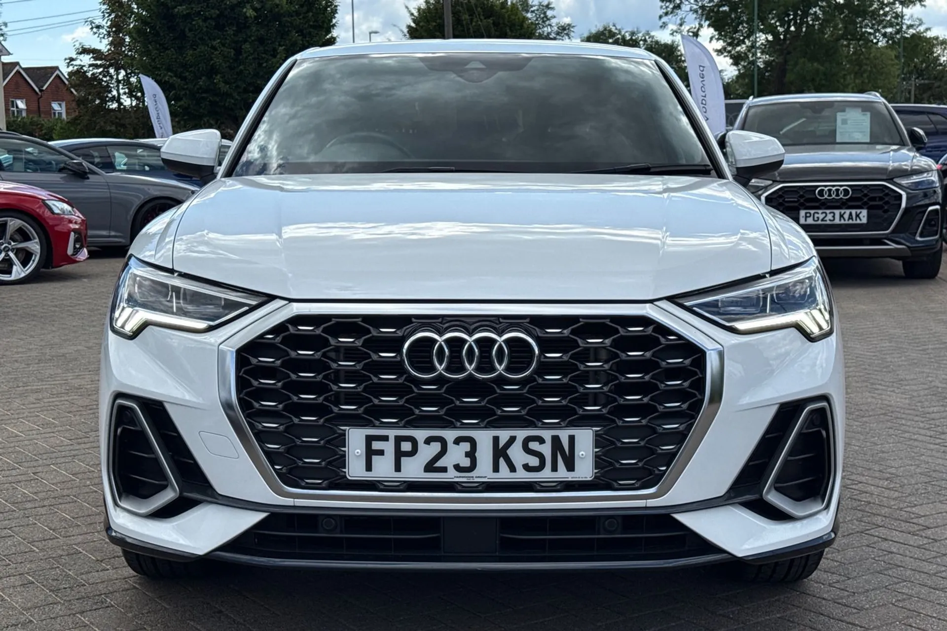 Audi Q3 thumbnail image number 26