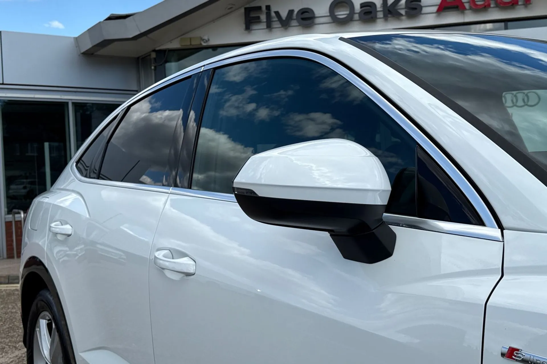 Audi Q3 thumbnail image number 44
