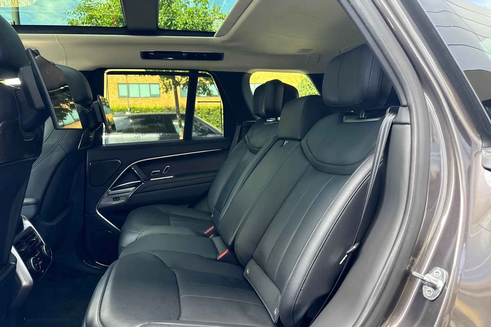 LAND ROVER RANGE ROVER thumbnail image number 43