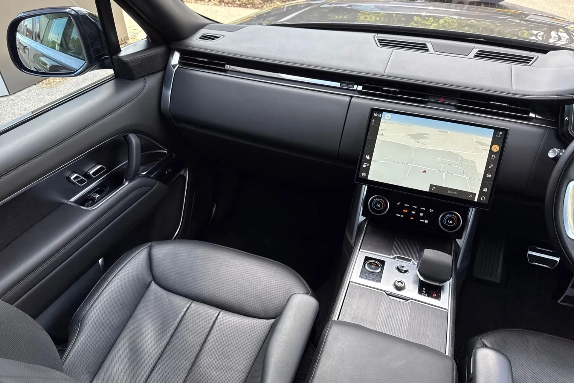 LAND ROVER RANGE ROVER thumbnail image number 23