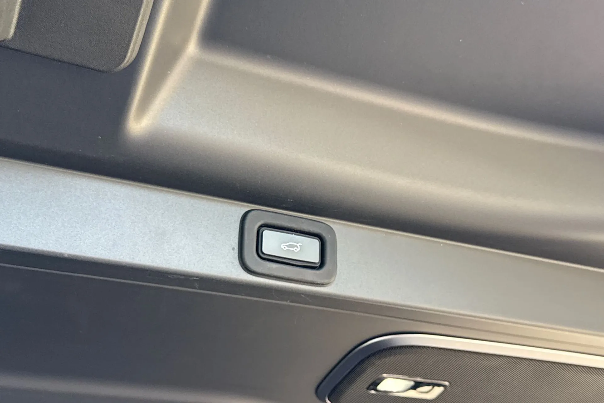 LAND ROVER RANGE ROVER thumbnail image number 28