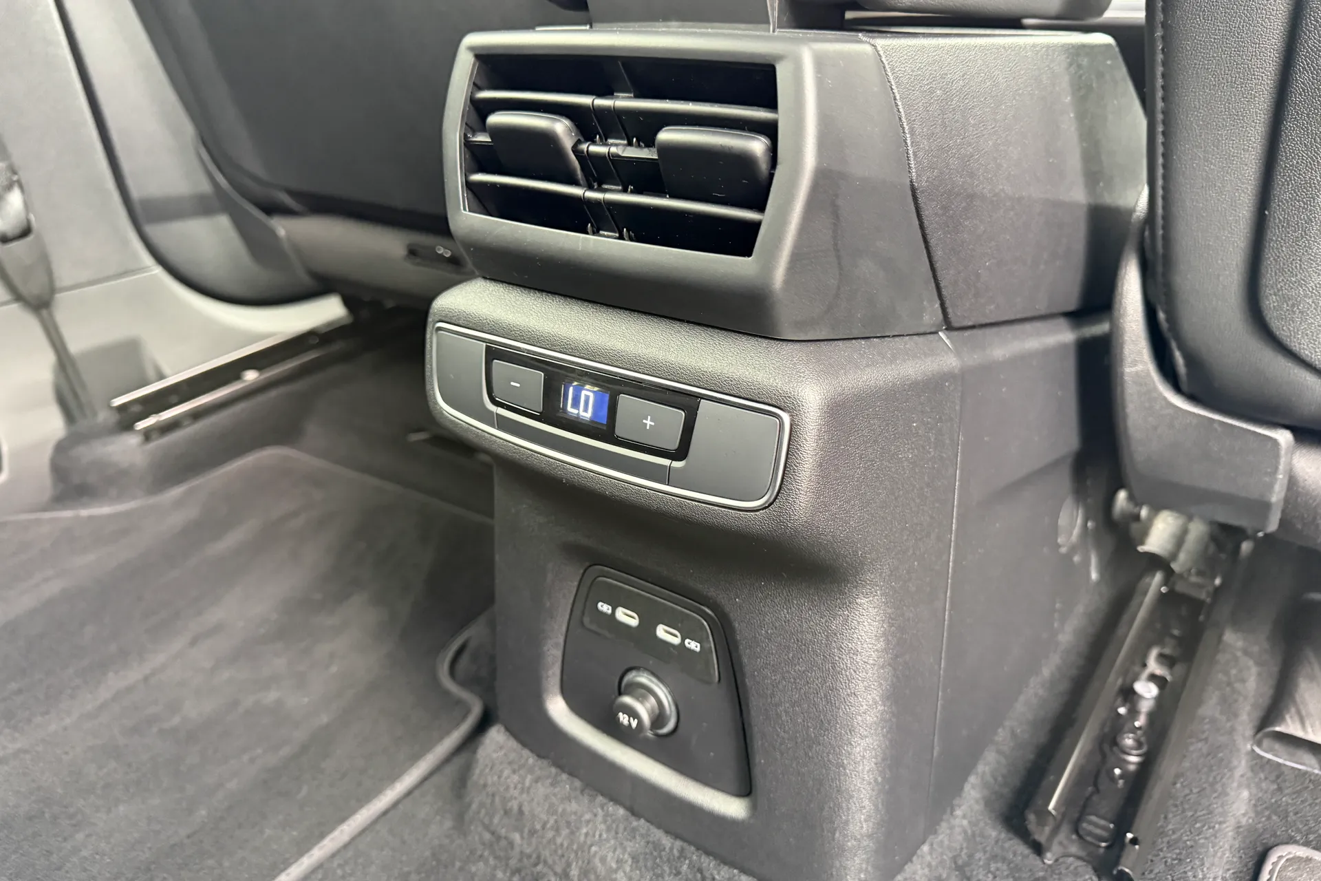 Audi Q4 thumbnail image number 47