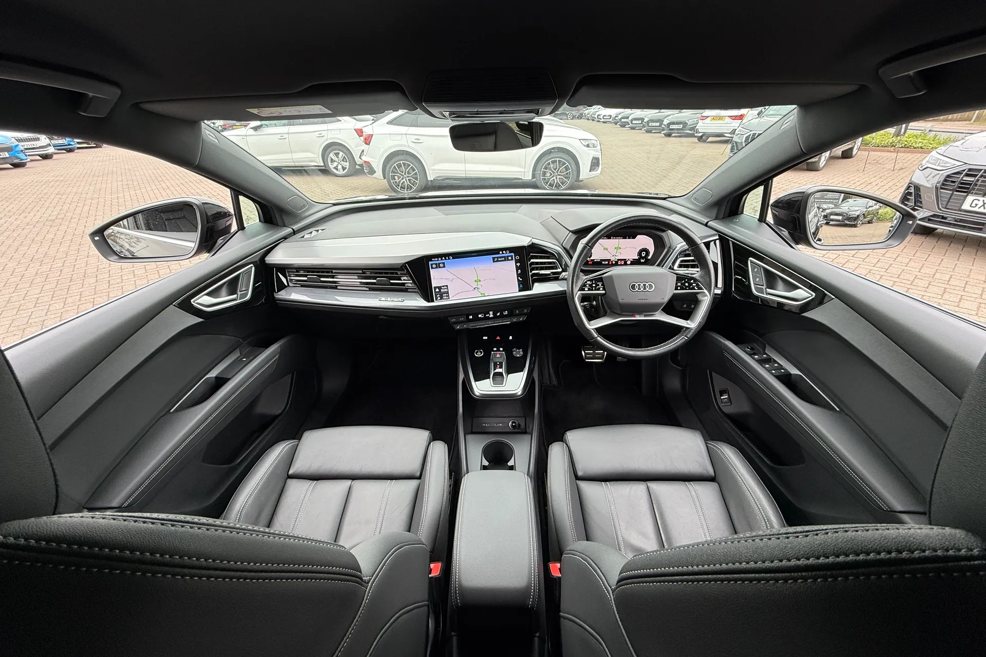 Audi Q4 thumbnail image number 3