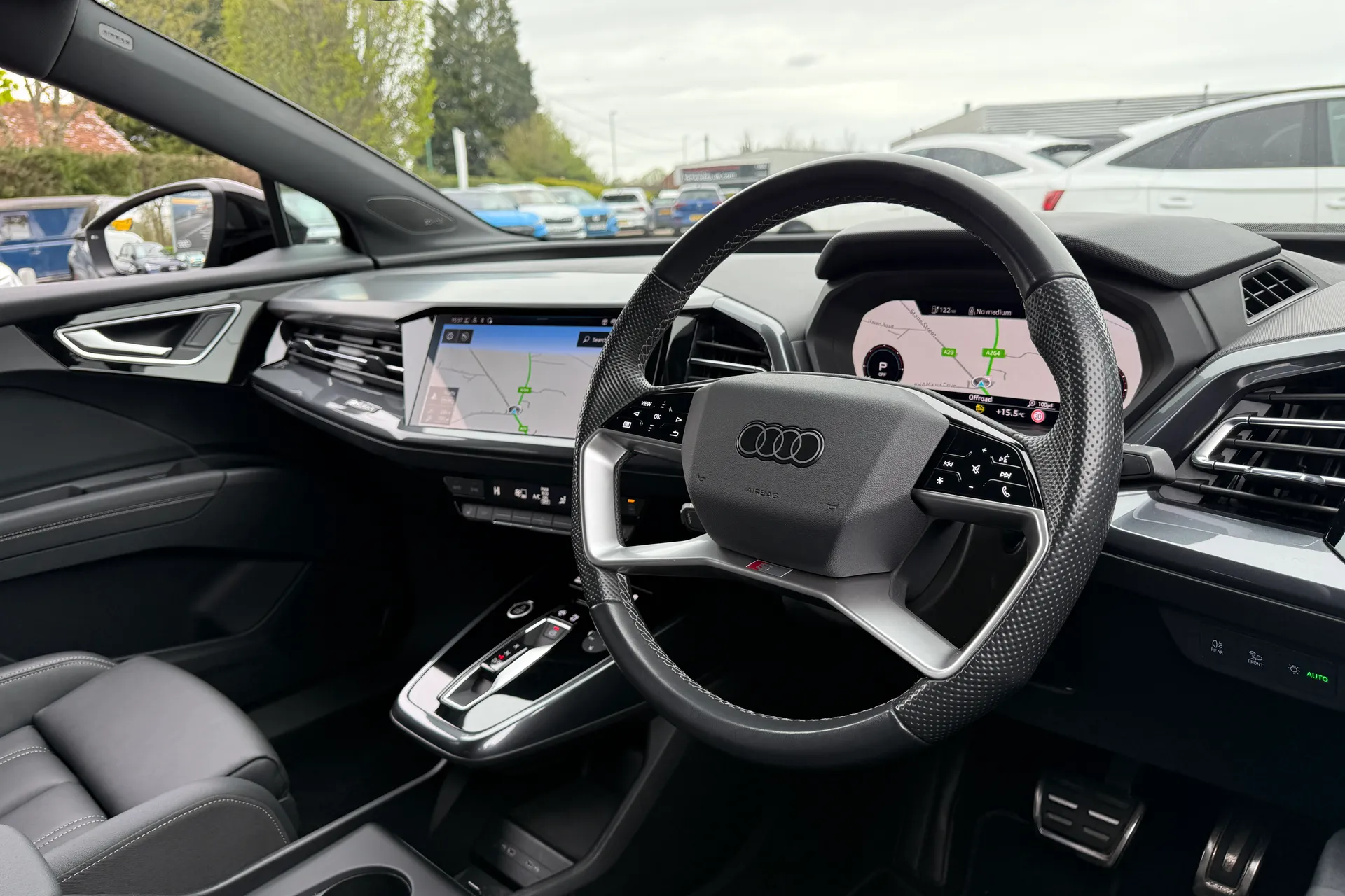 Audi Q4 thumbnail image number 28