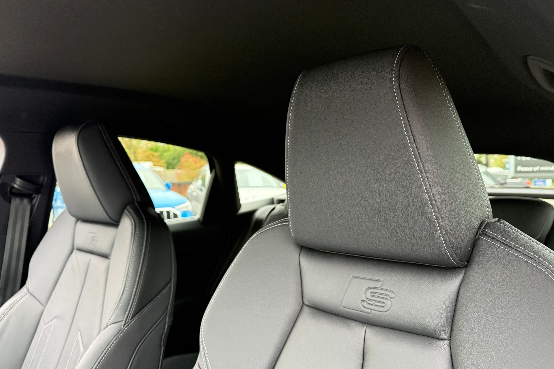 Audi Q4 thumbnail image number 31