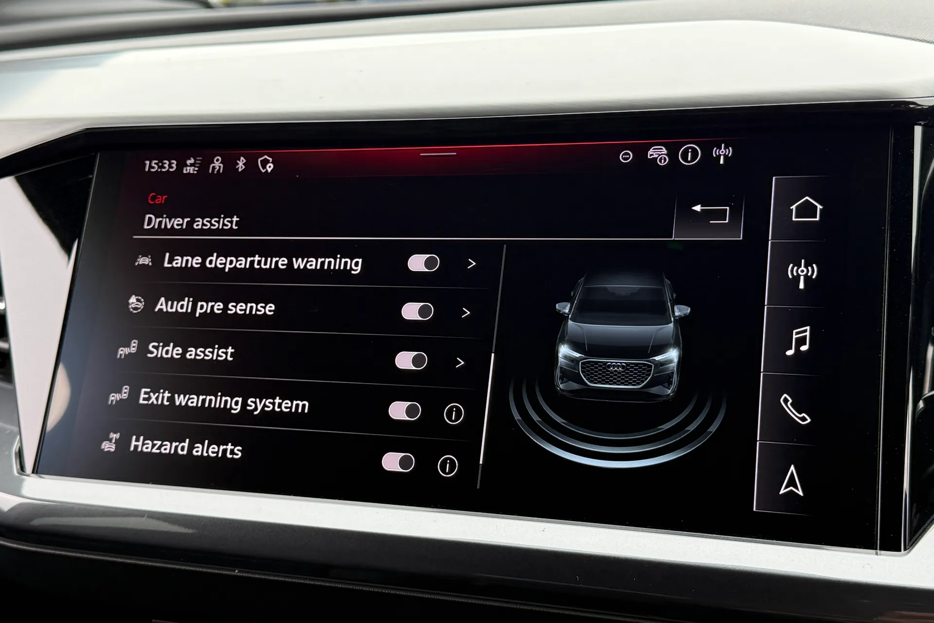 Audi Q4 thumbnail image number 10