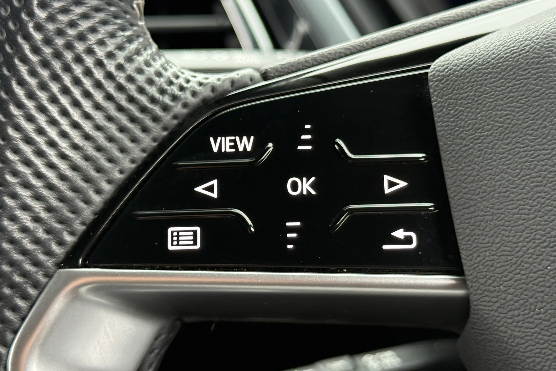 Audi Q4 thumbnail image number 21