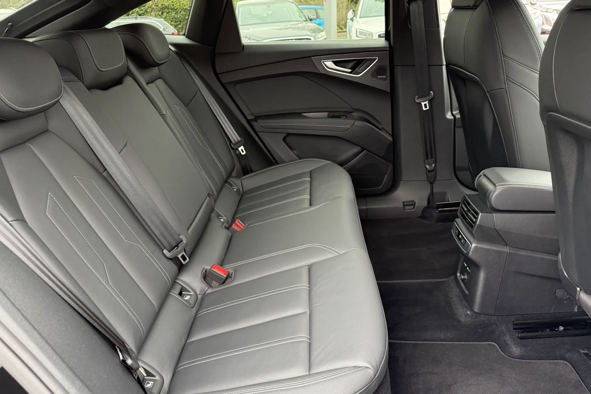 Audi Q4 thumbnail image number 44