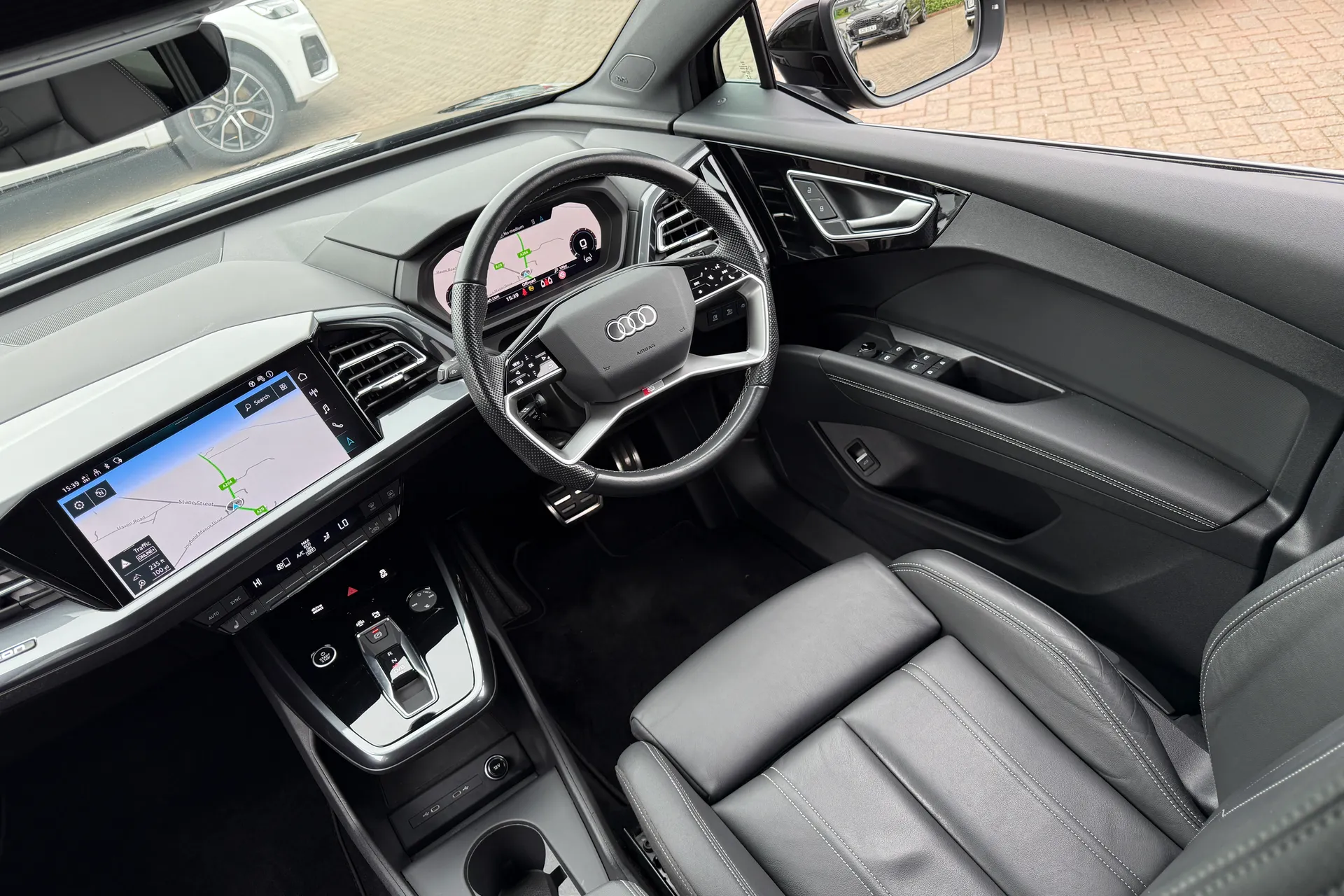 Audi Q4 thumbnail image number 41