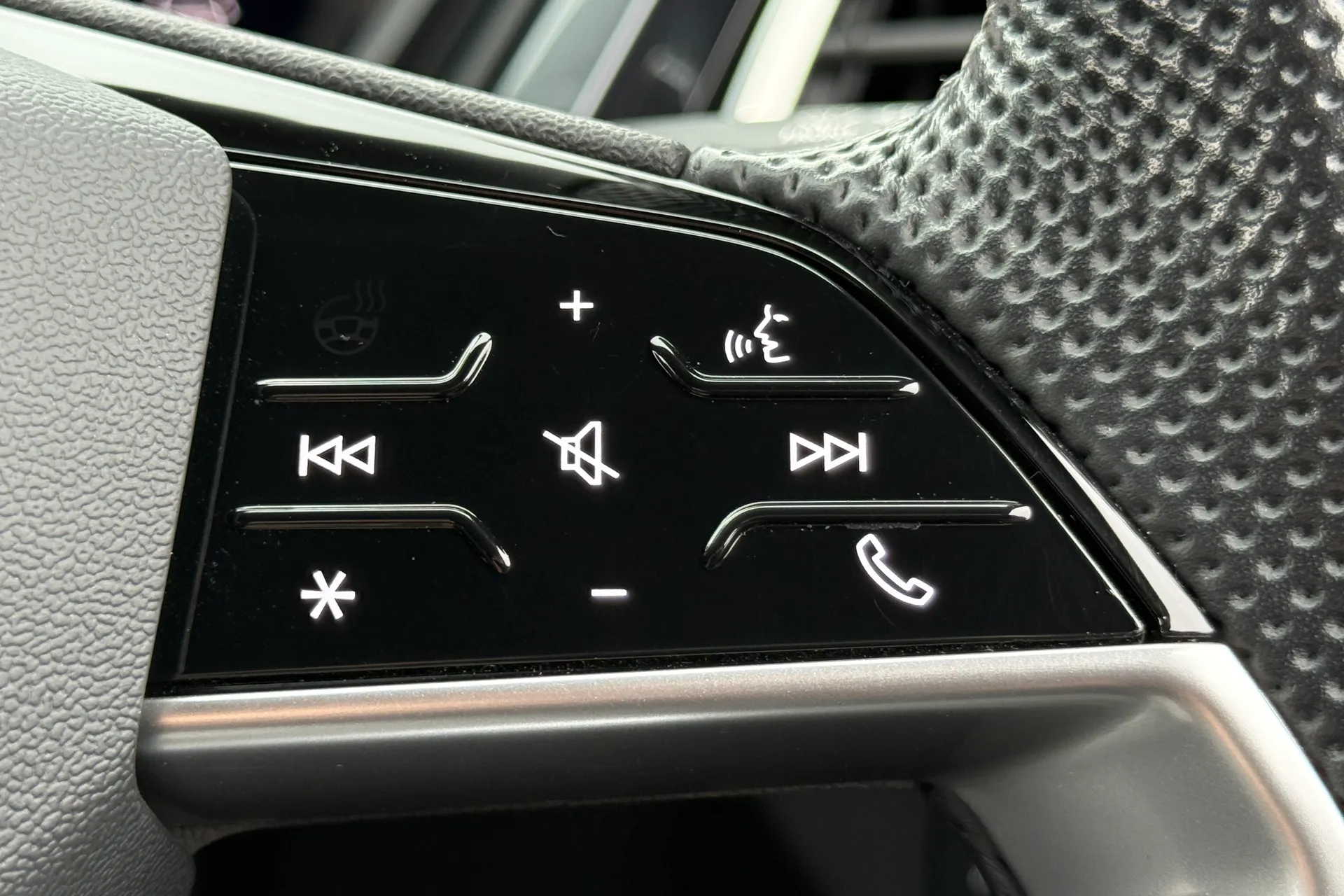 Audi Q4 thumbnail image number 22