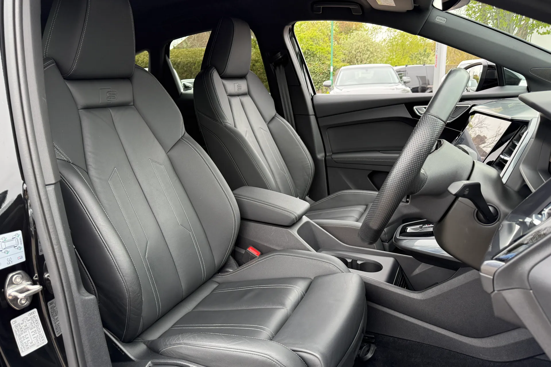 Audi Q4 thumbnail image number 27