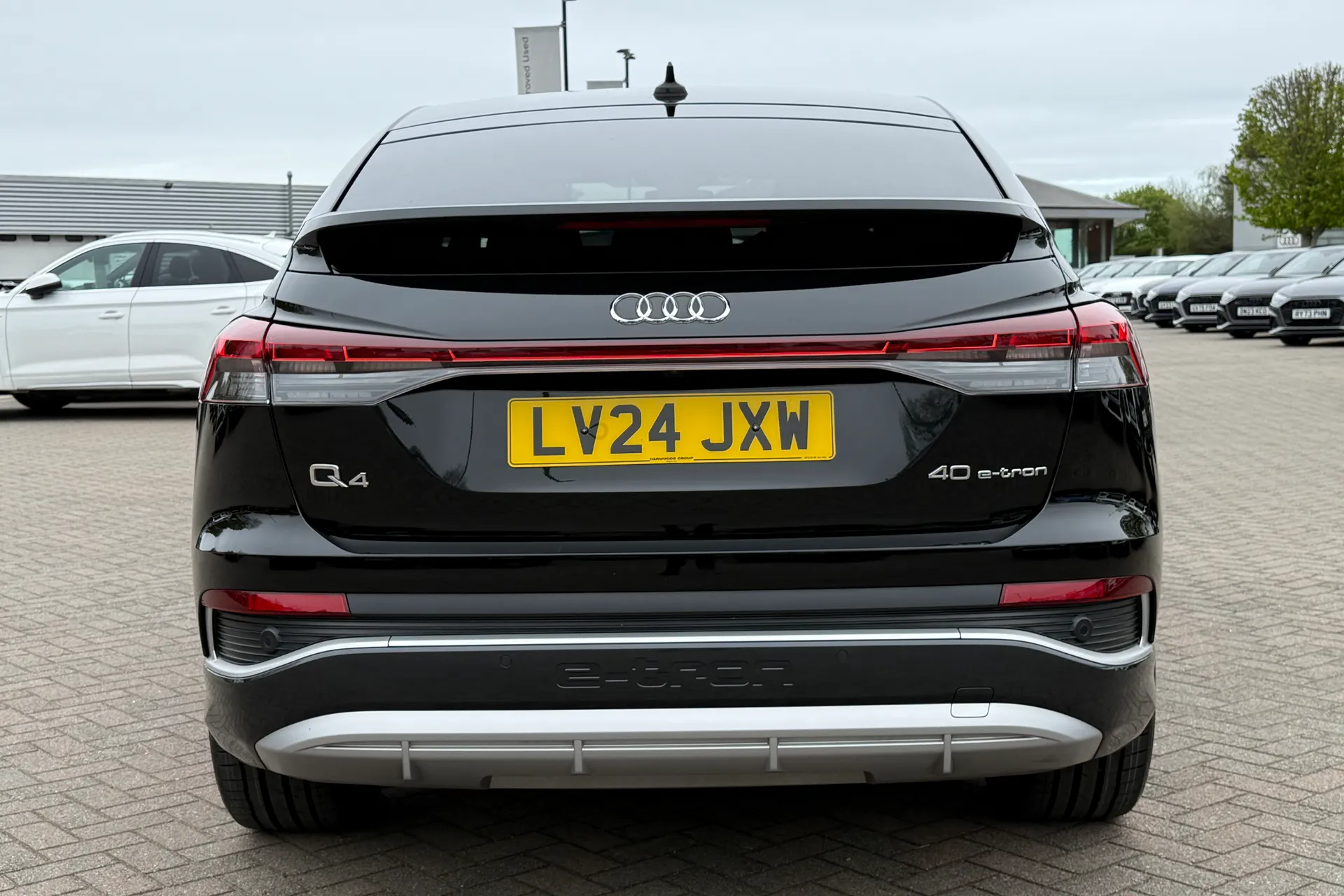 Audi Q4 thumbnail image number 33